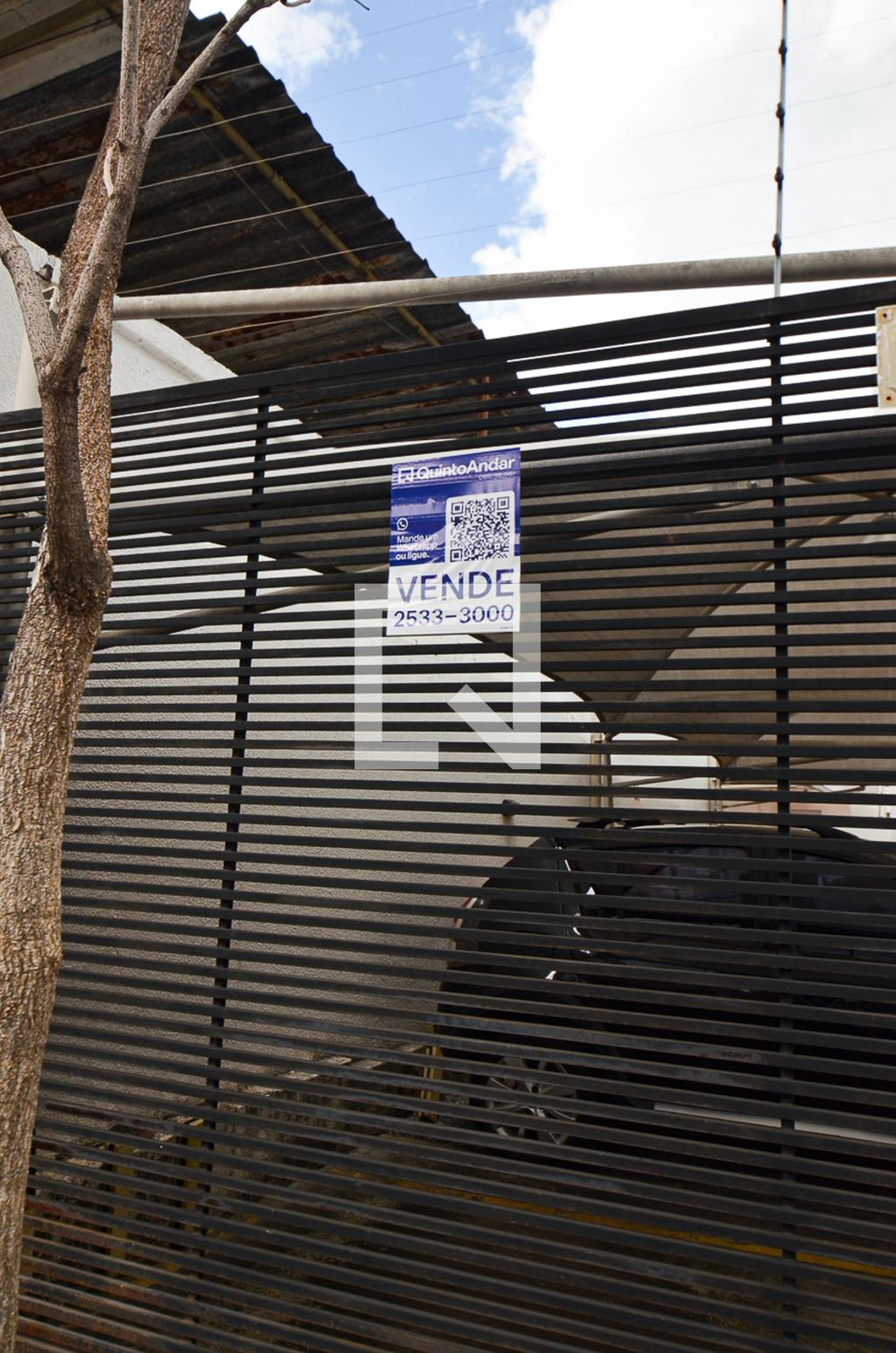 Fachada Condomínio em Rua Josias Casimiro, 176