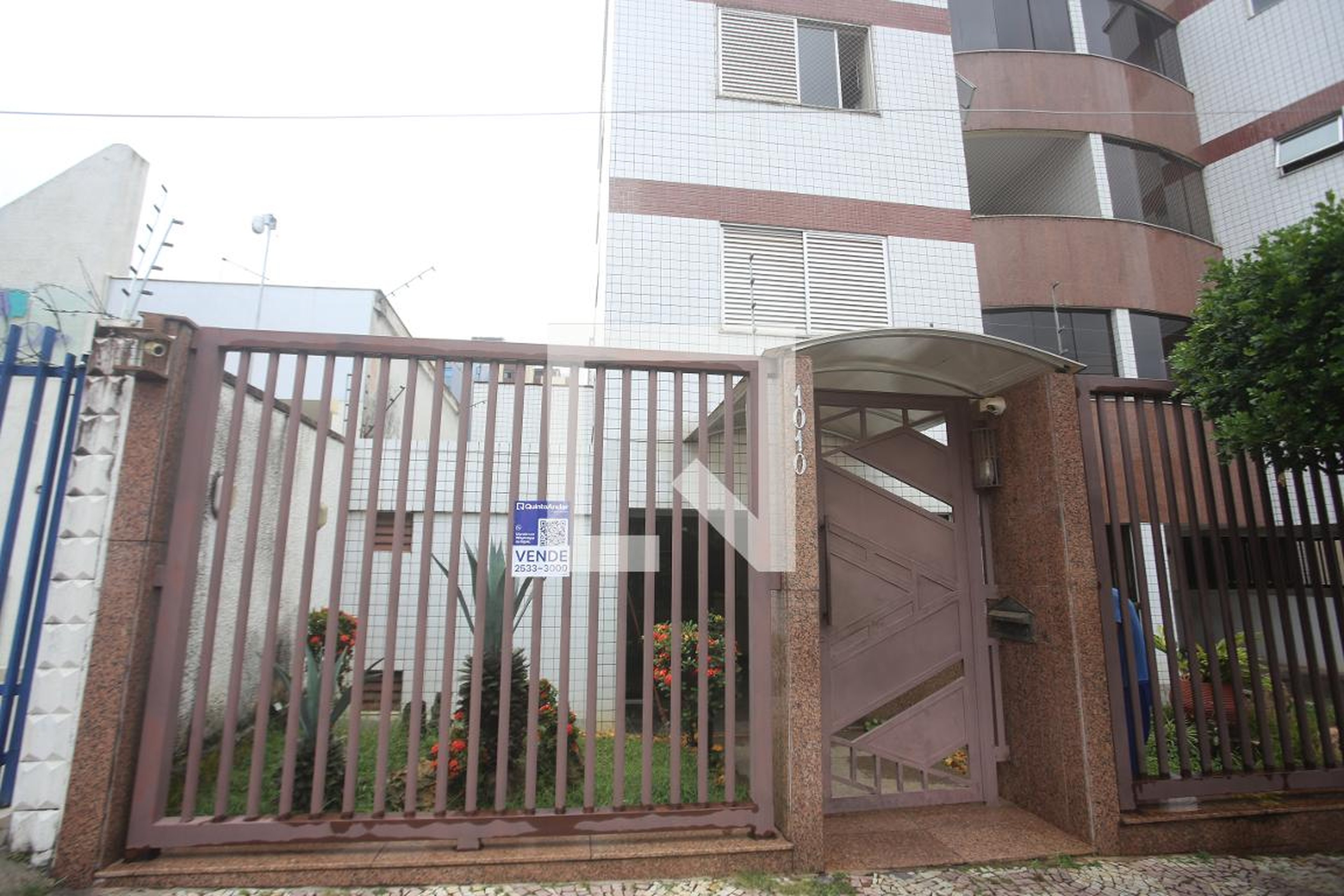 Fachada Condomínio em Rua Genebra, 1010