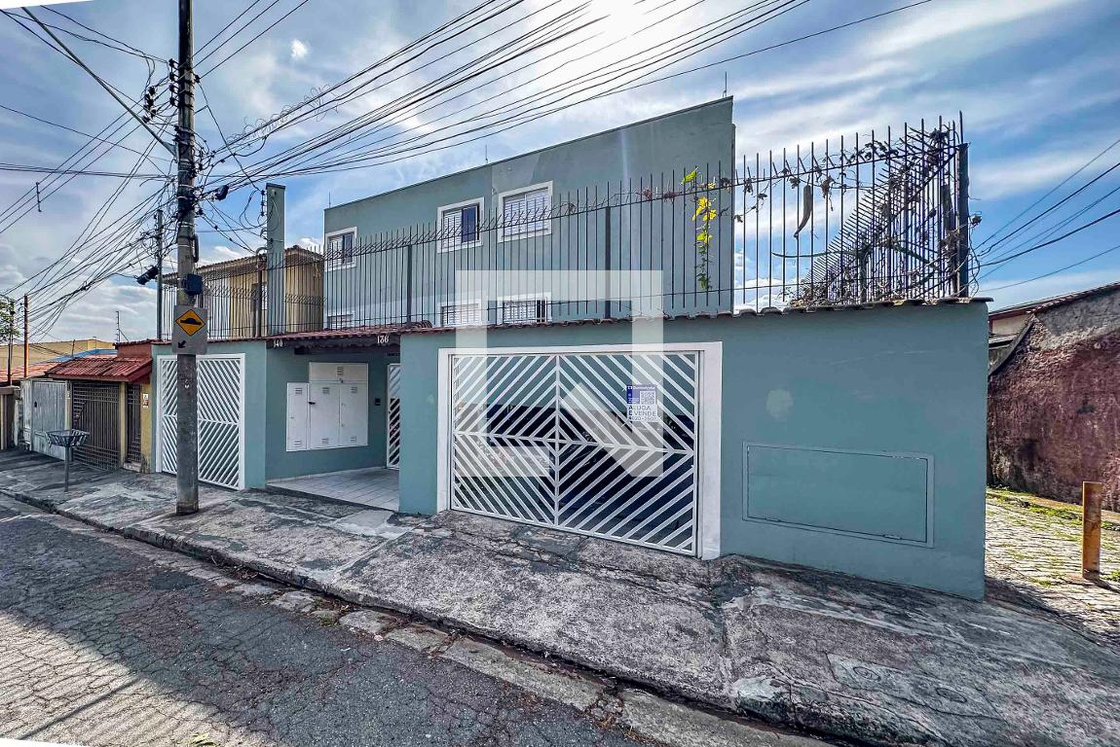 Fachada Condomínio em Rua Jaguariuna, 136