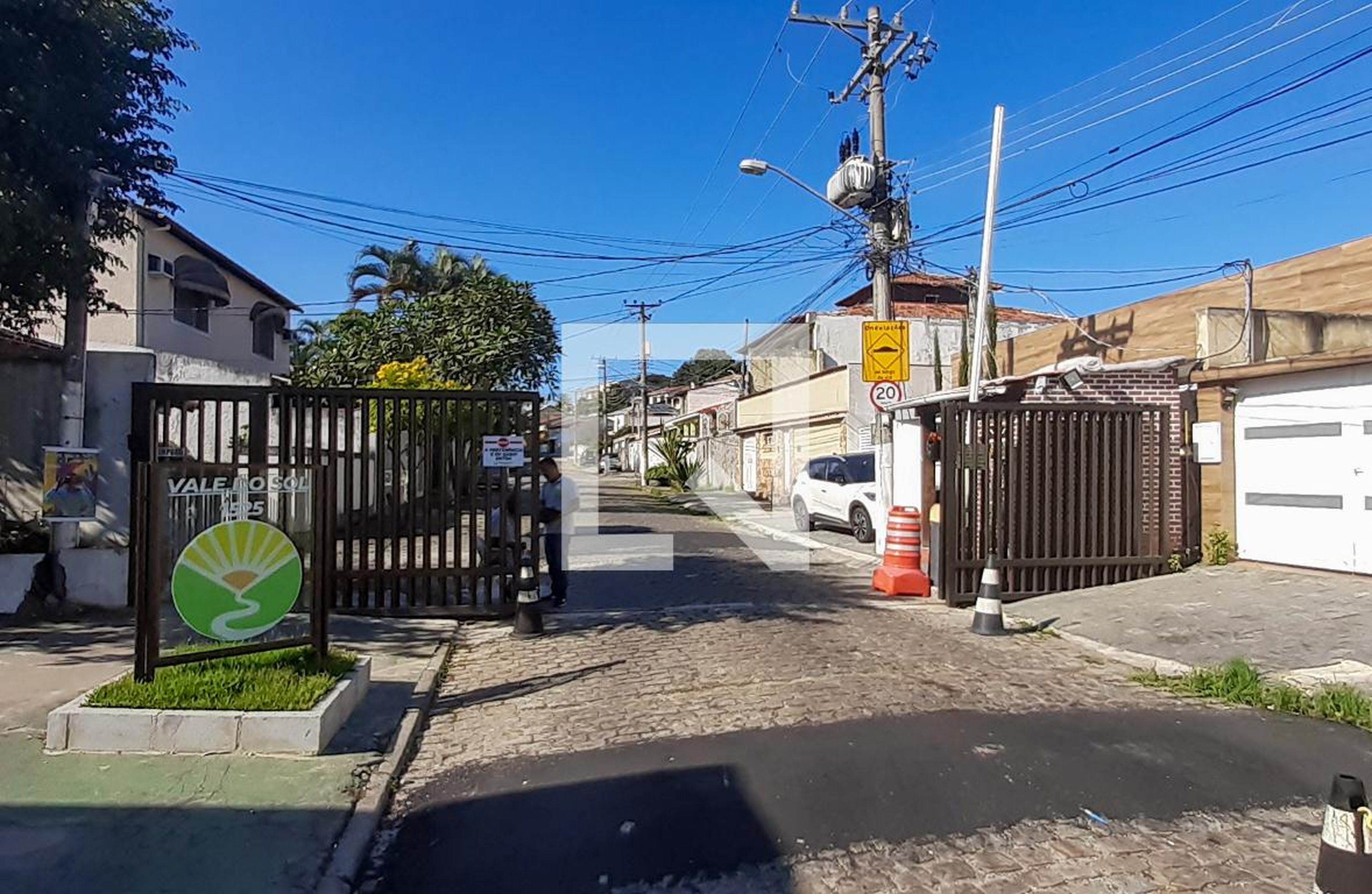 Fachada Condomínio em Rua Monte Verde, 120