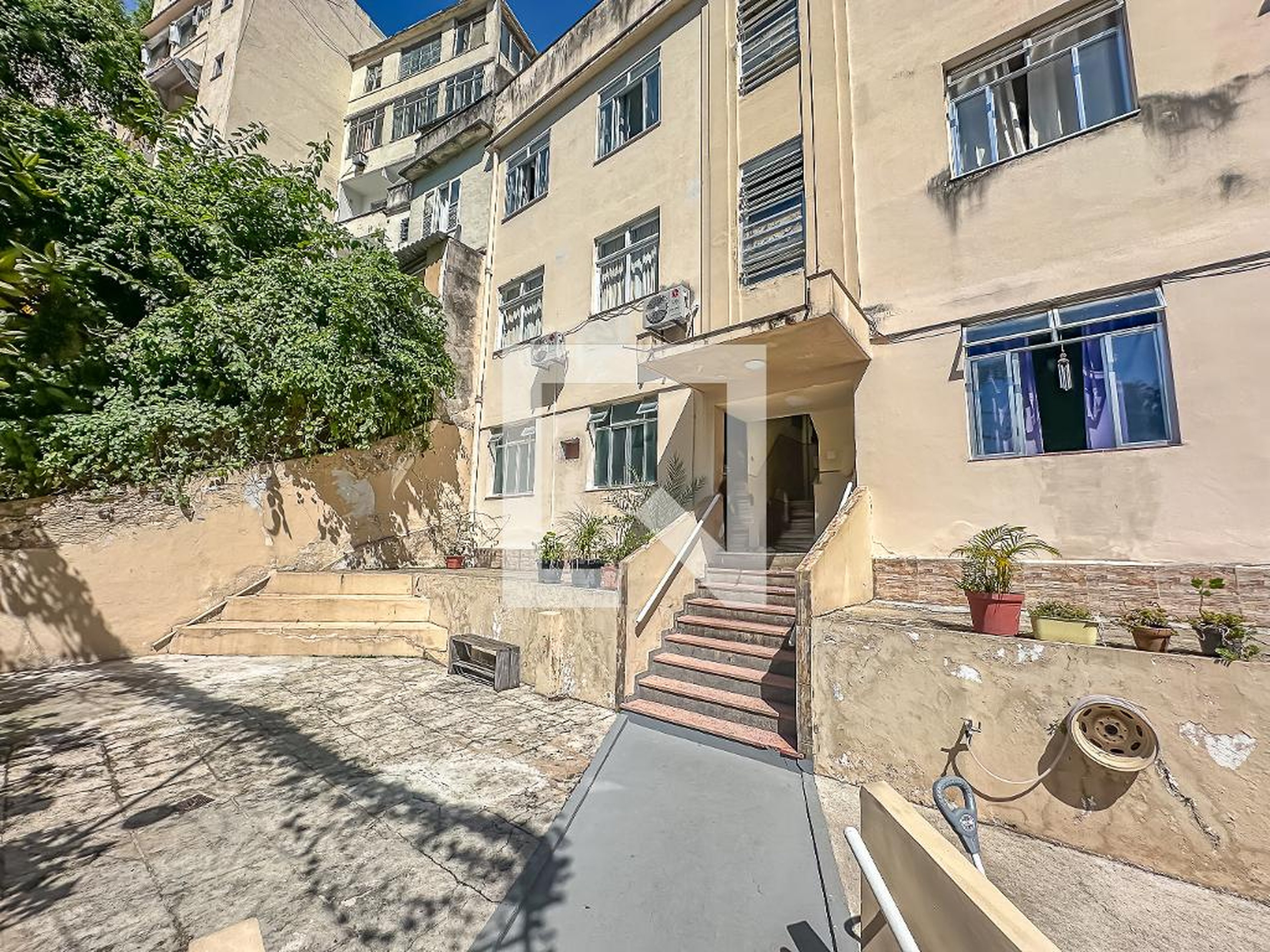 Fachada Condomínio em Rua Mundo Novo, 420