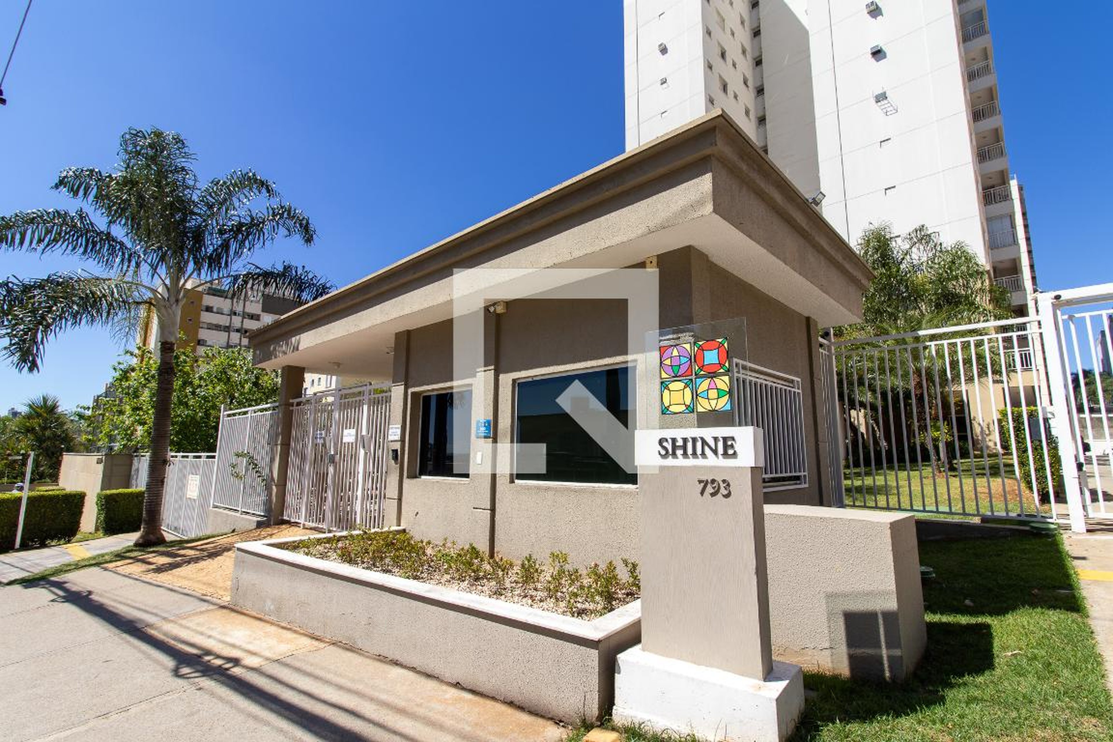 Fachada do Condomínio Condomínio Shine