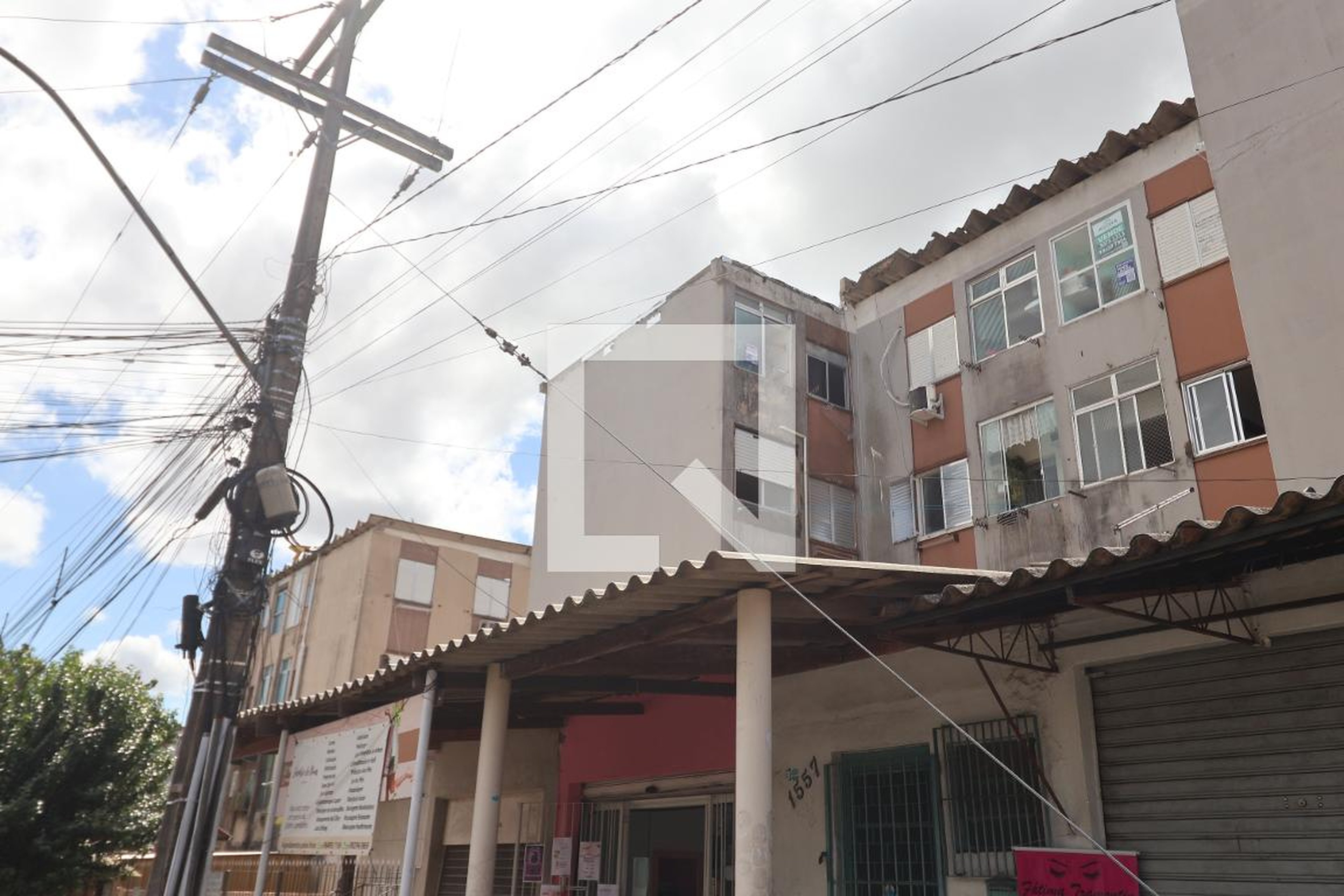 Fachada Condomínio em Avenida Dezessete de Abril, 63