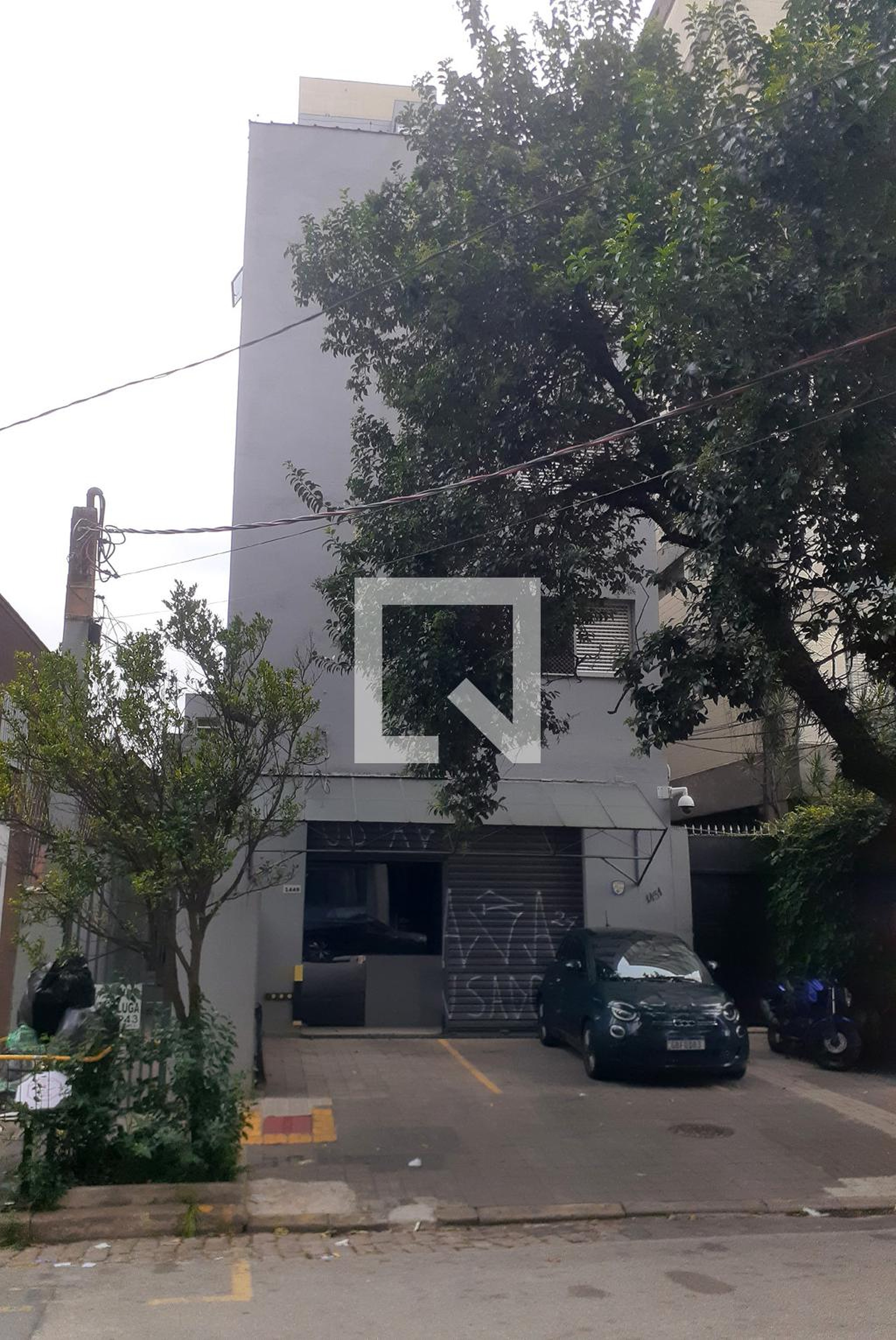 Fachada Condomínio em Rua Capote Valente, 1447