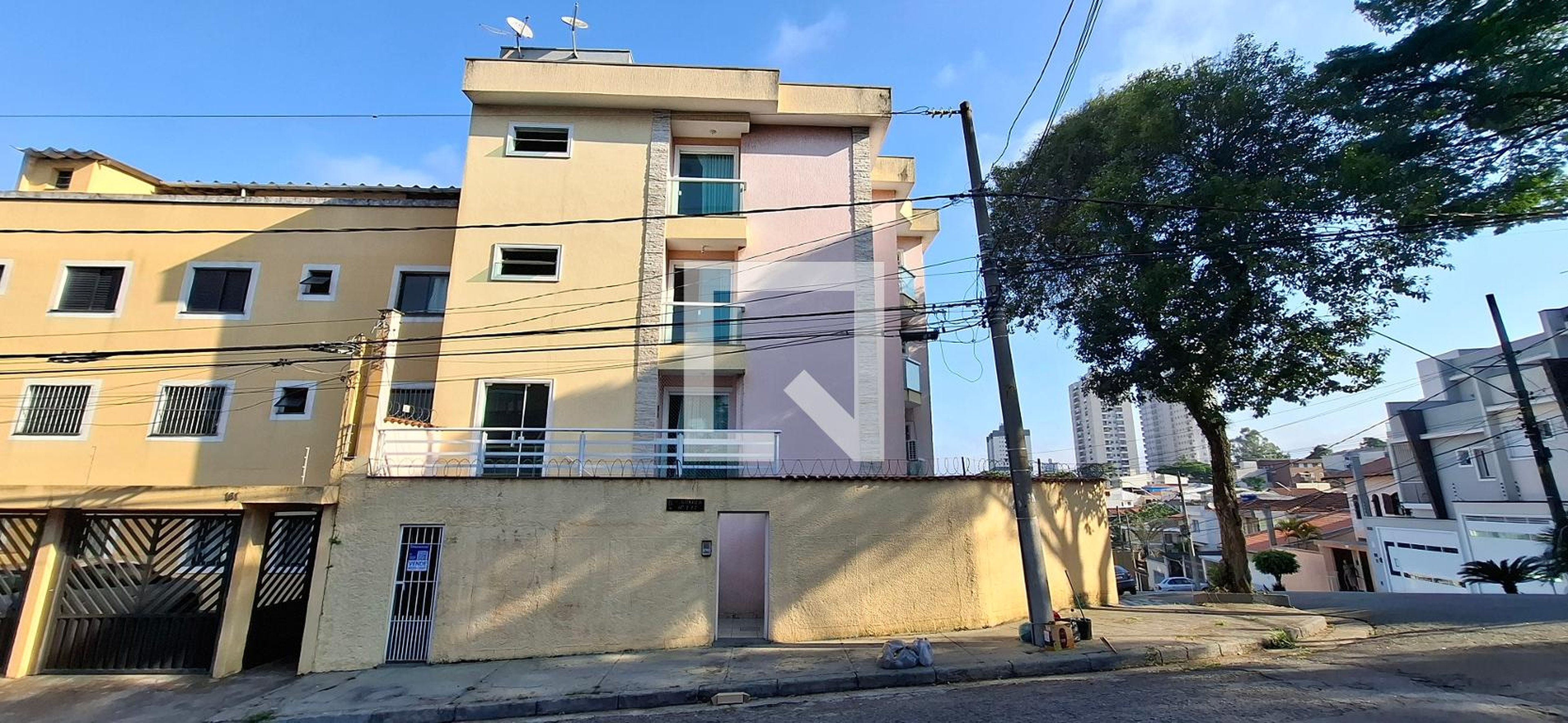 Fachada Condomínio em Rua Saraíva, 171