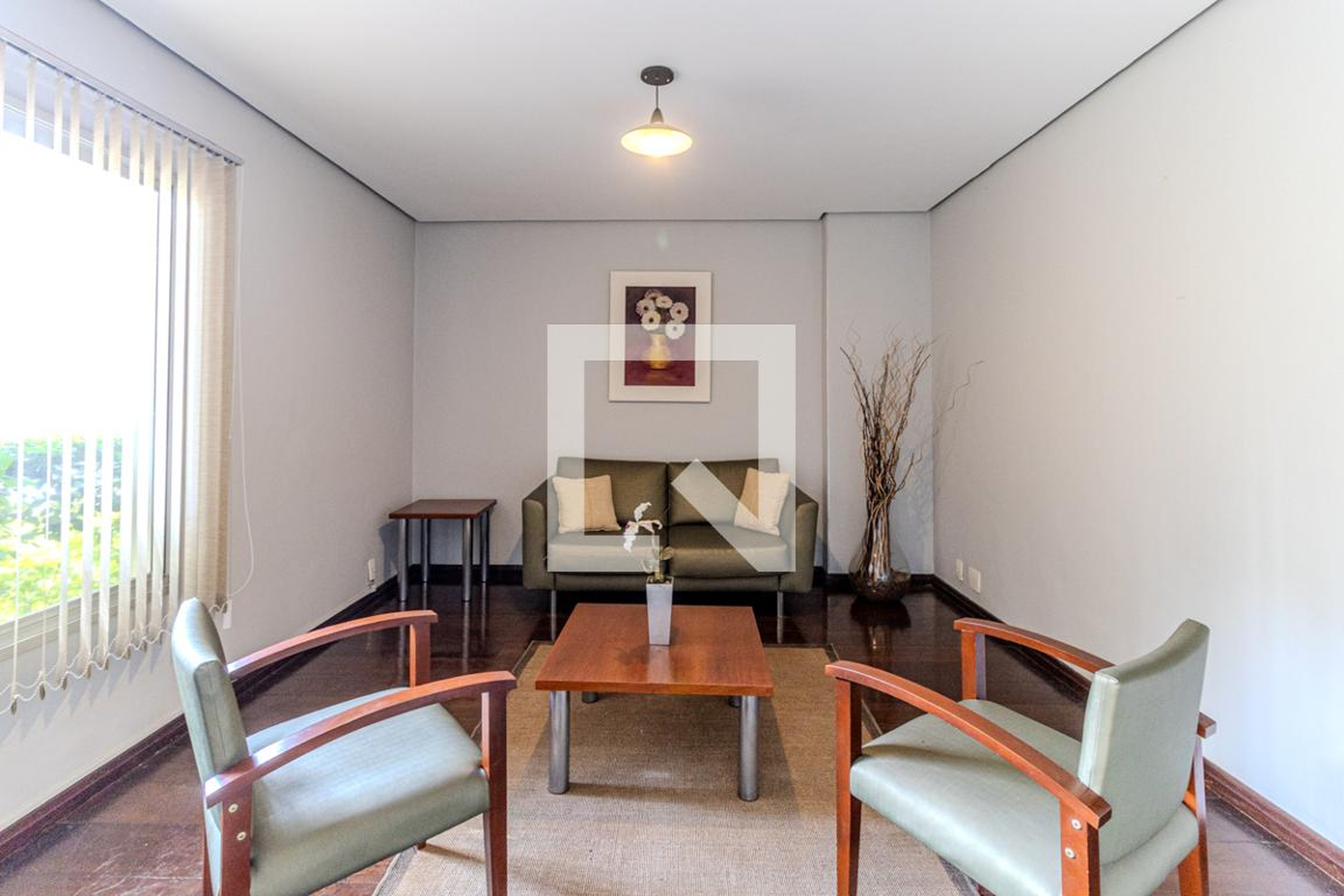 Hall Social - Doctor Floyd Loop