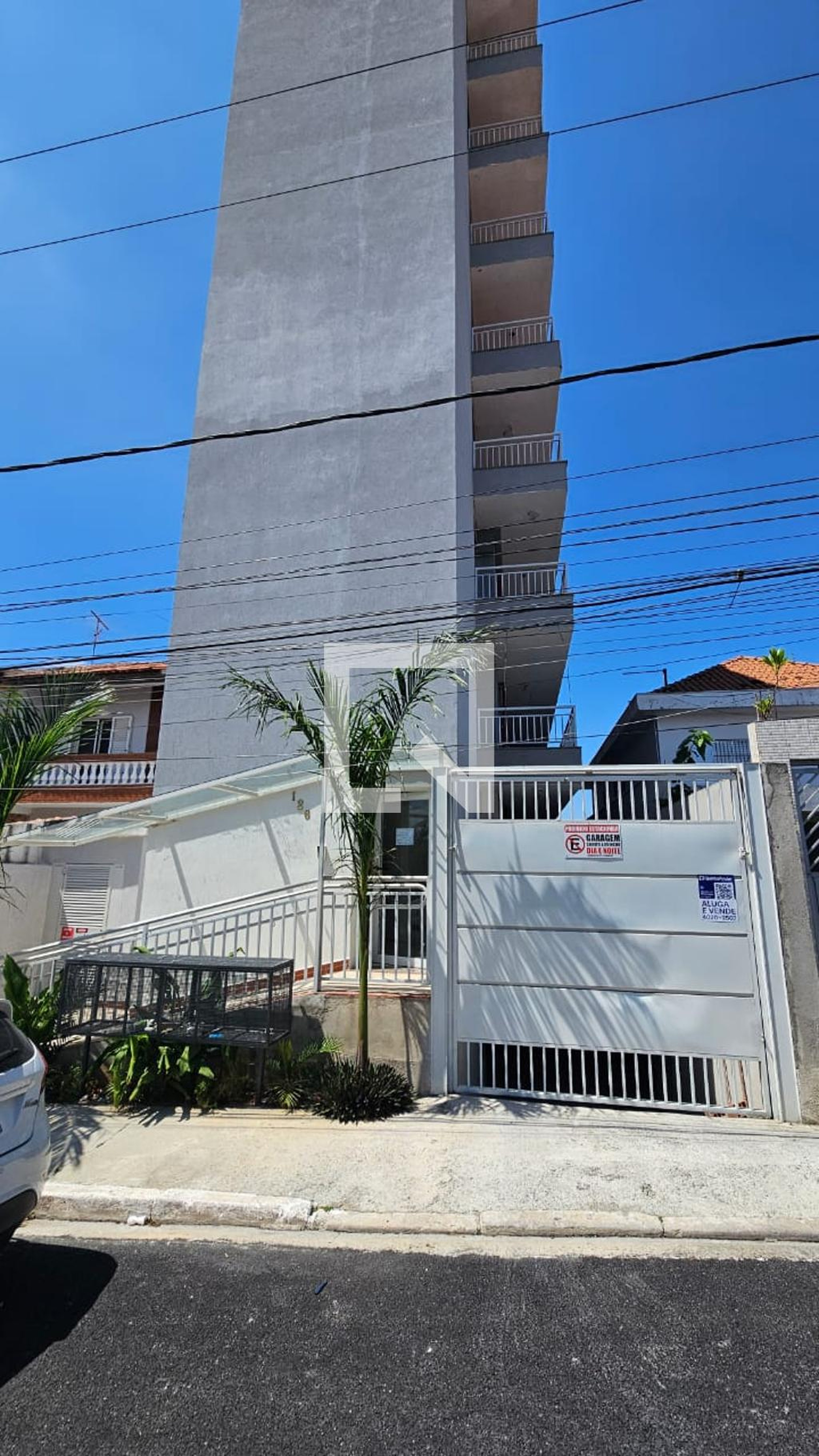 Fachada Condomínio em Rua Cerro de Mateus Simões, 126