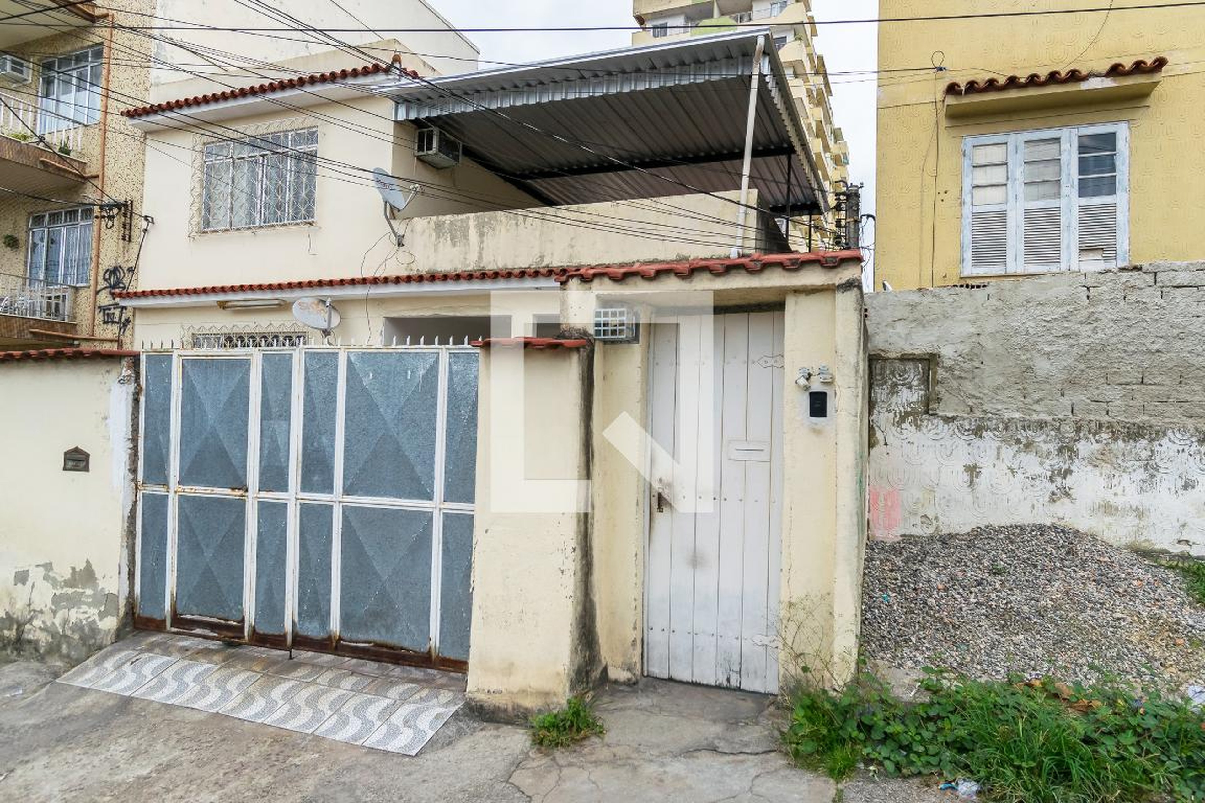 Fachada Condomínio em Rua Doutor Luis Gaudie Ley, 51