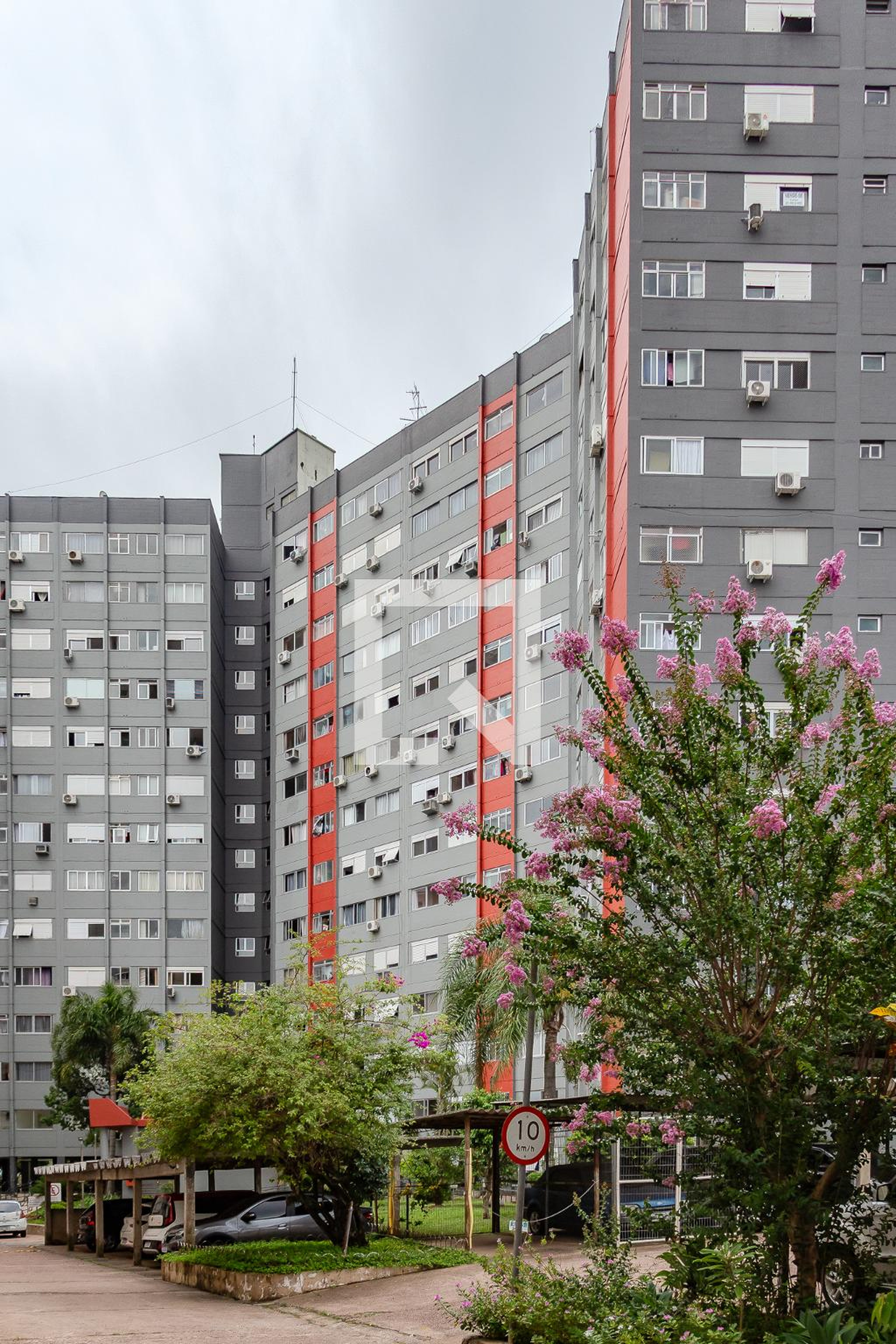 Fachada Condomínio em Rua Albion, 400