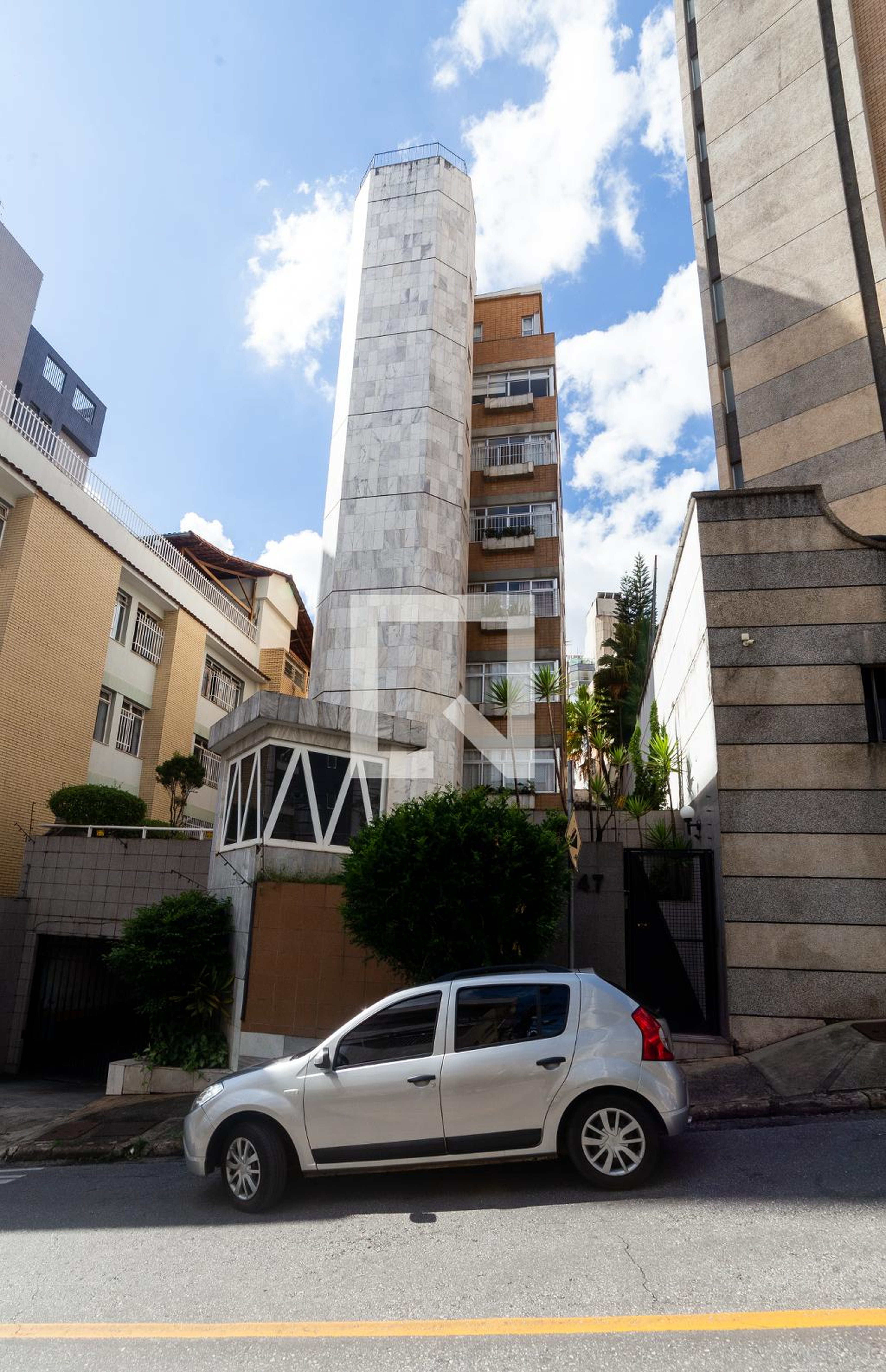 Fachada do Prédio Condomínio em Rua Deputado Álvaro Sáles, 247