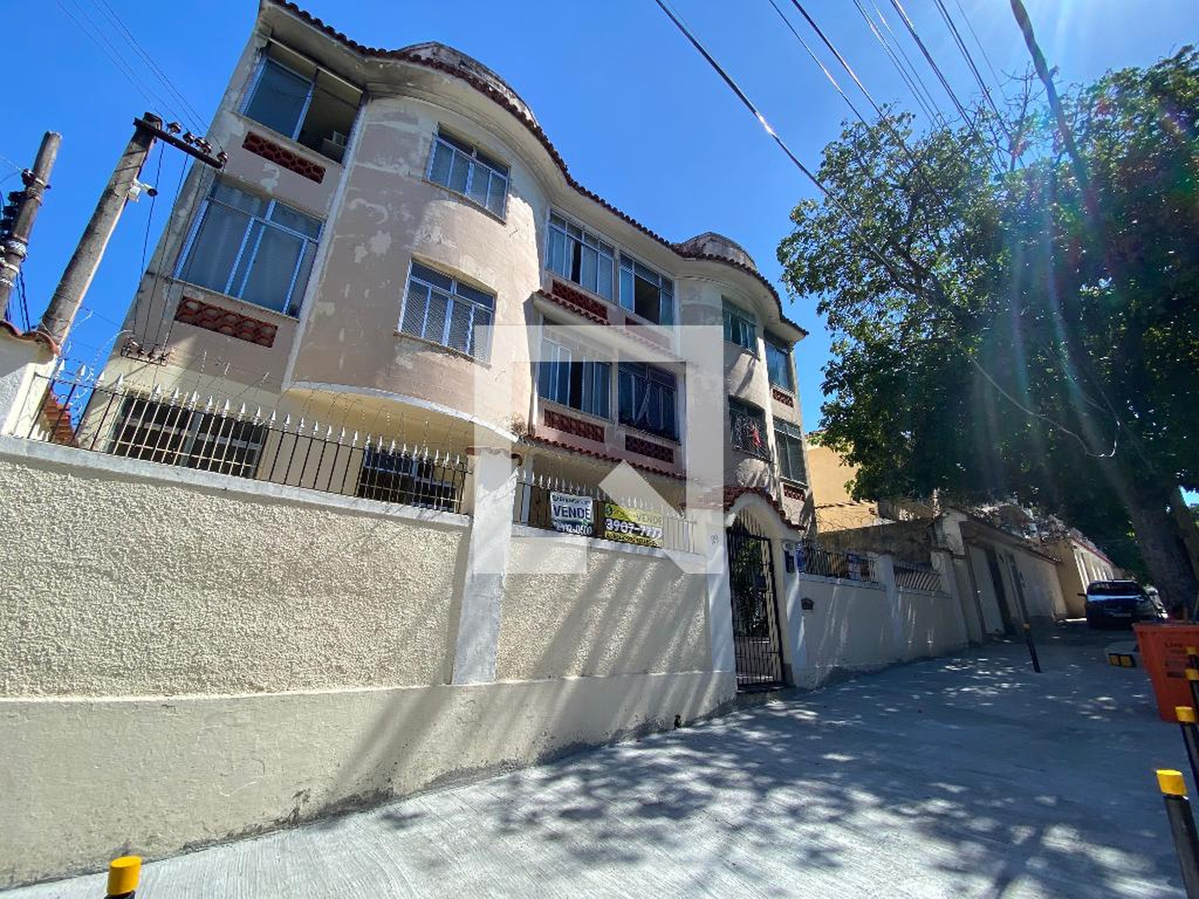 Fachada Condomínio em Rua García Redondo, 29