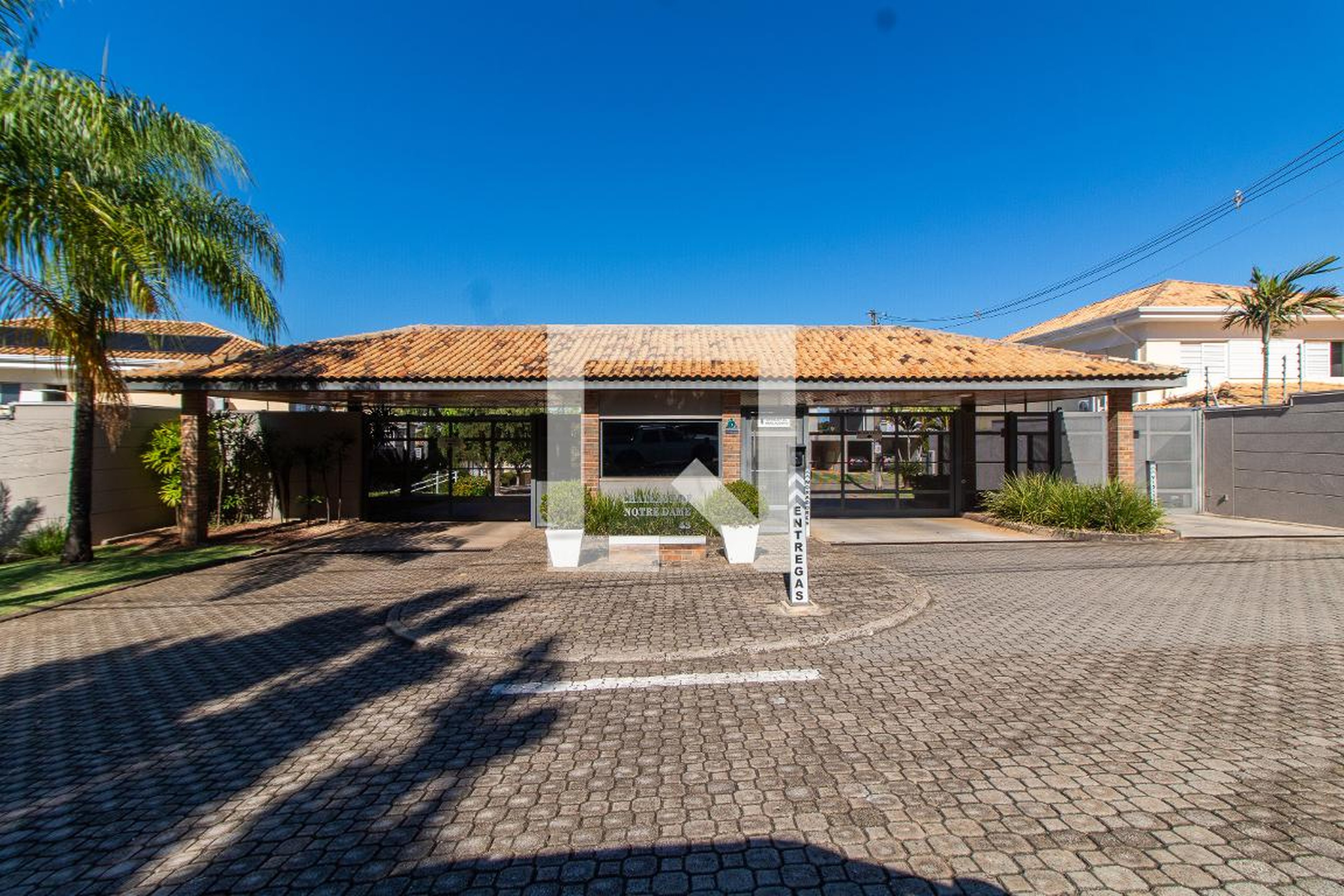 Fachada do Condomínio Condomínio Chateux de Notre Dame