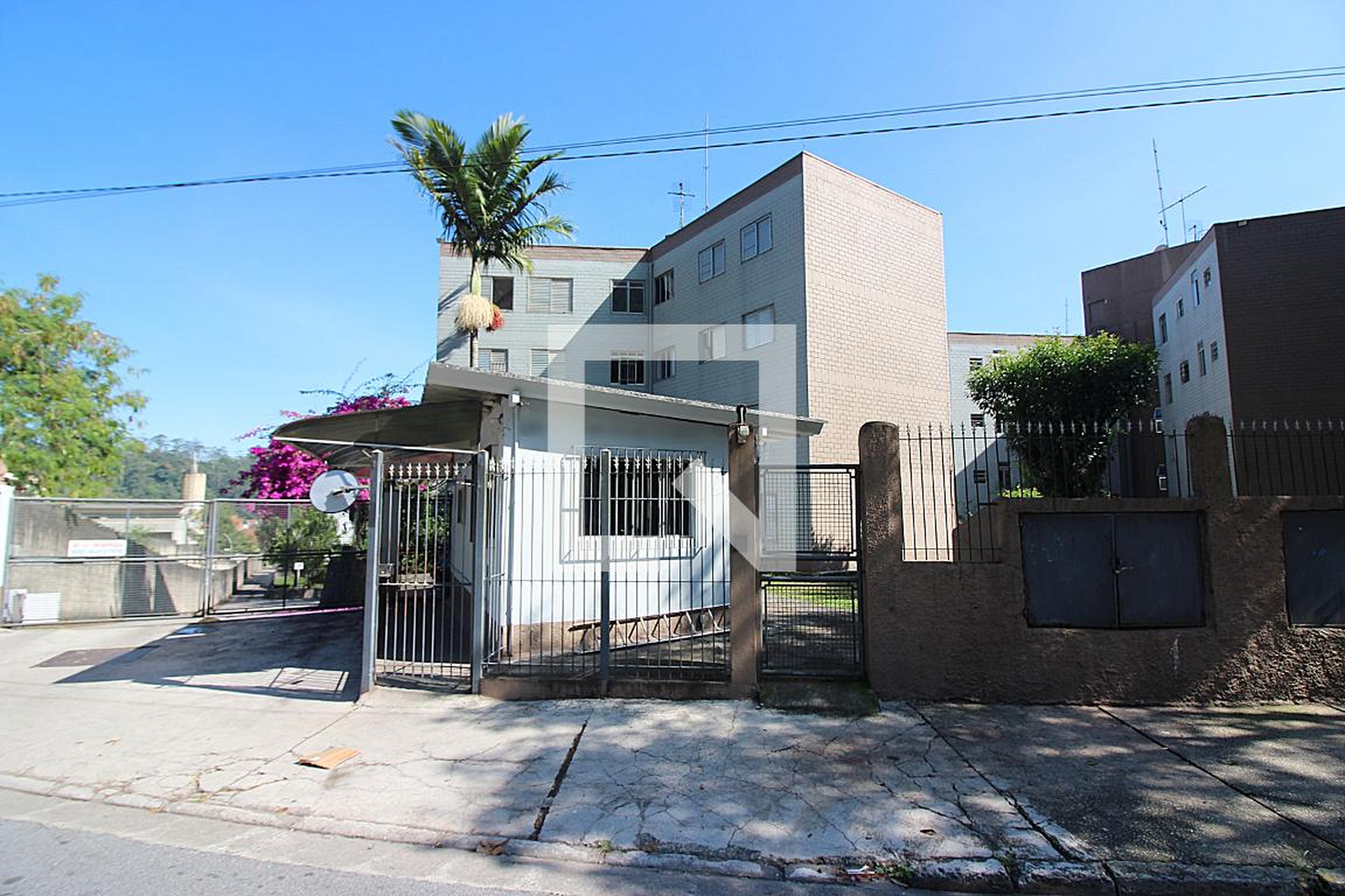 Fachada Condomínio em Avenida Pedro Mendes, 674