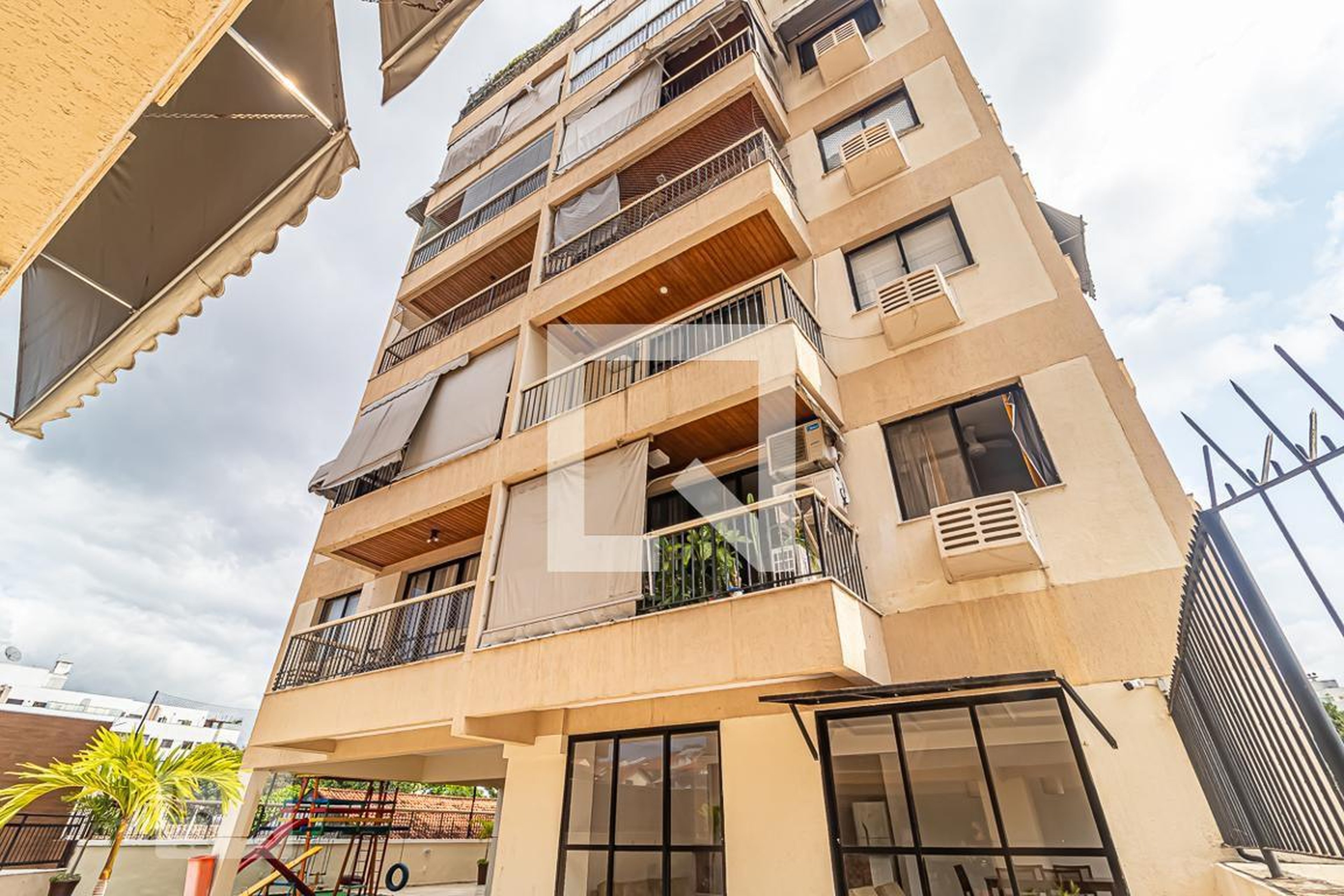 Fachada Edifício Park Village