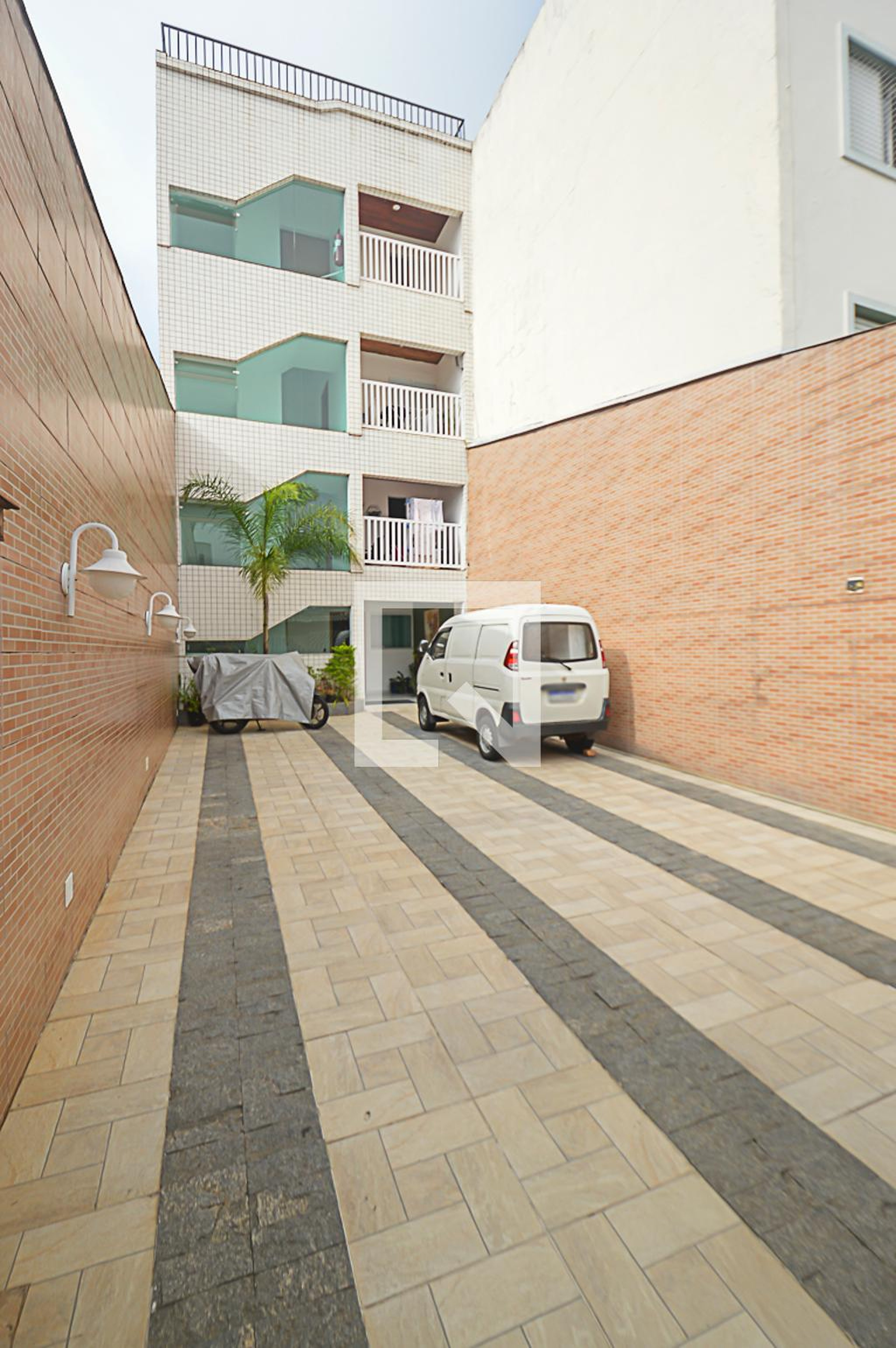 Fachada Condomínio em Rua Oragnof, 303