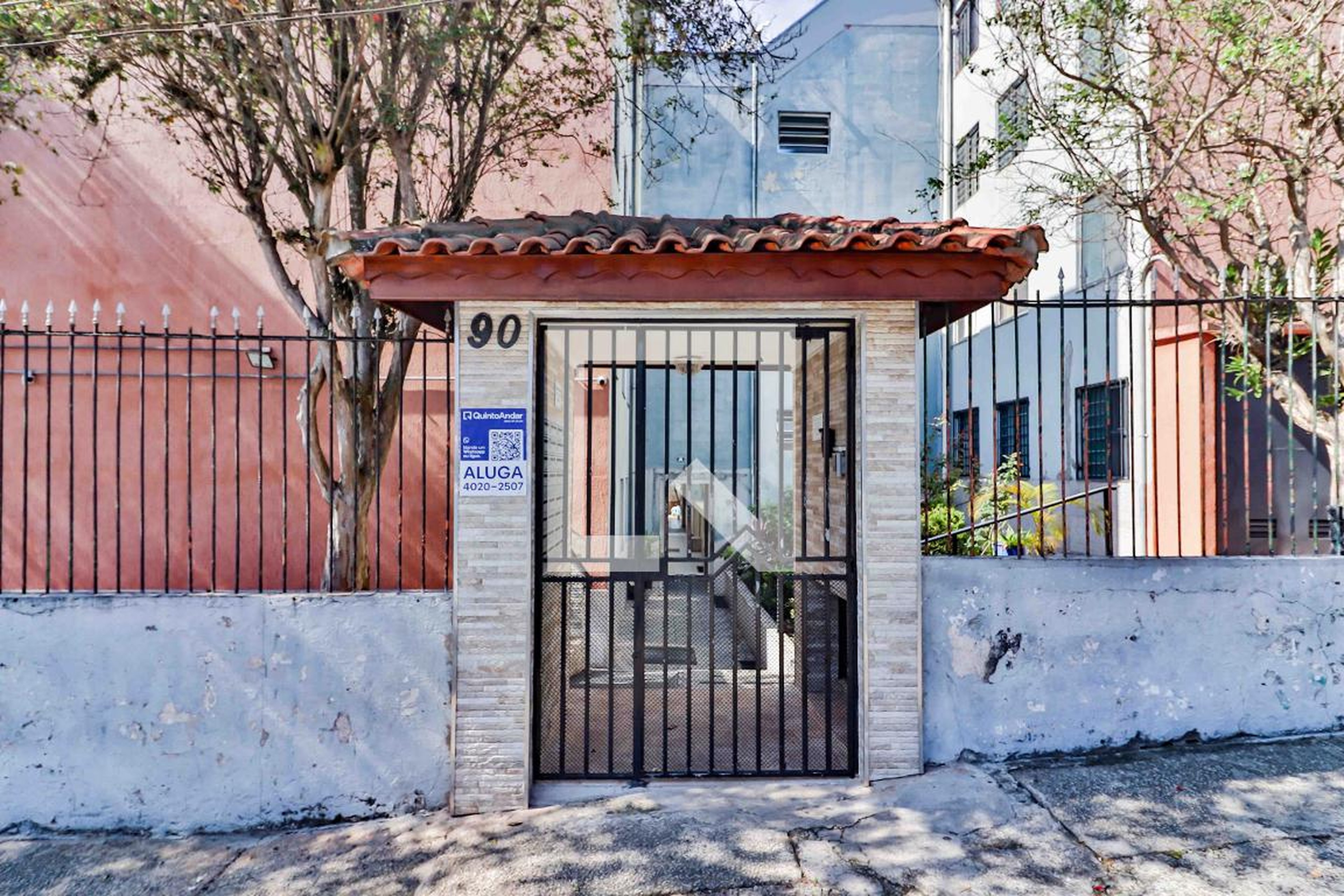 Fachada Condomínio em Rua José Lavechia, 90