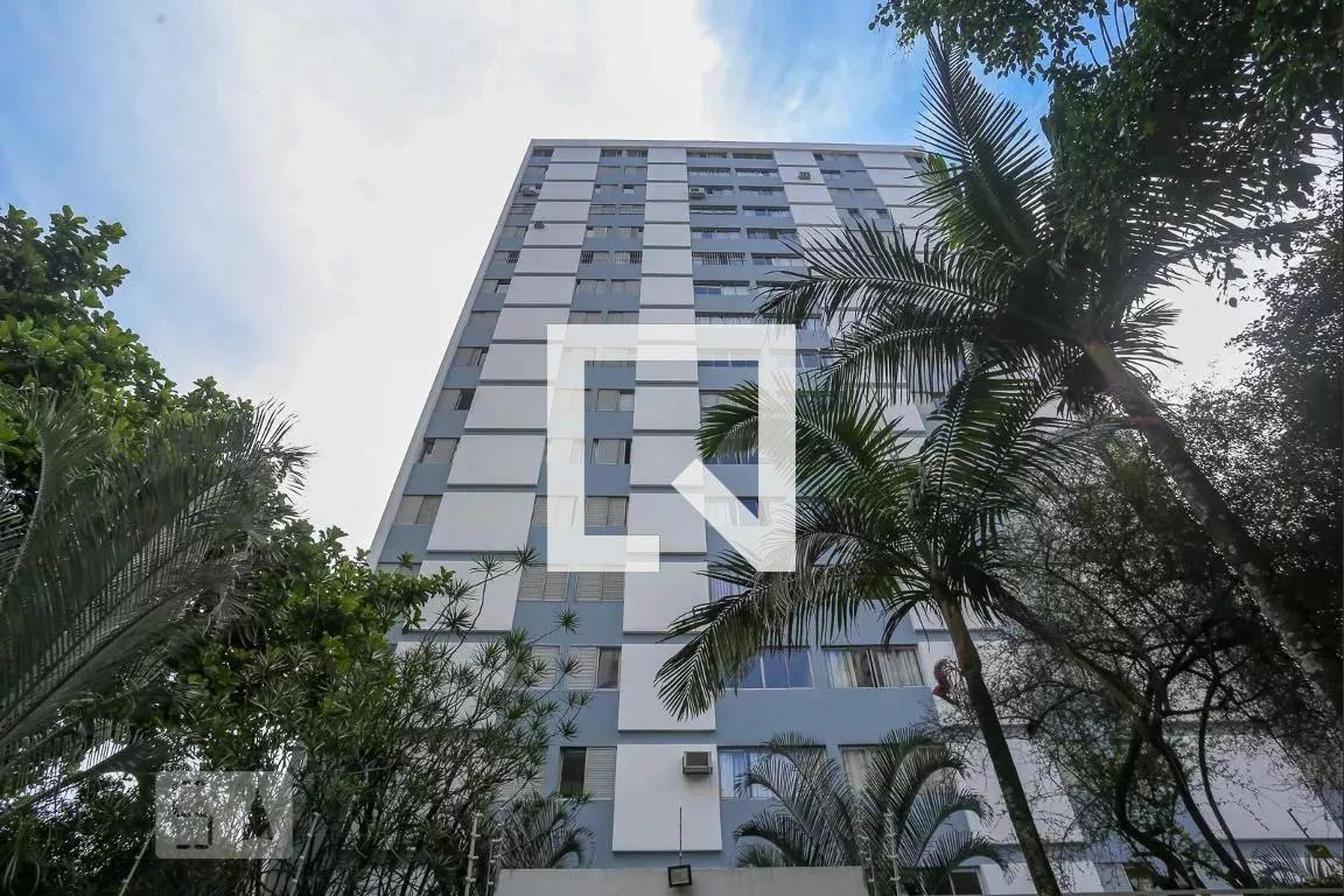 Fachada Condomínio em Rua Tupi, 577