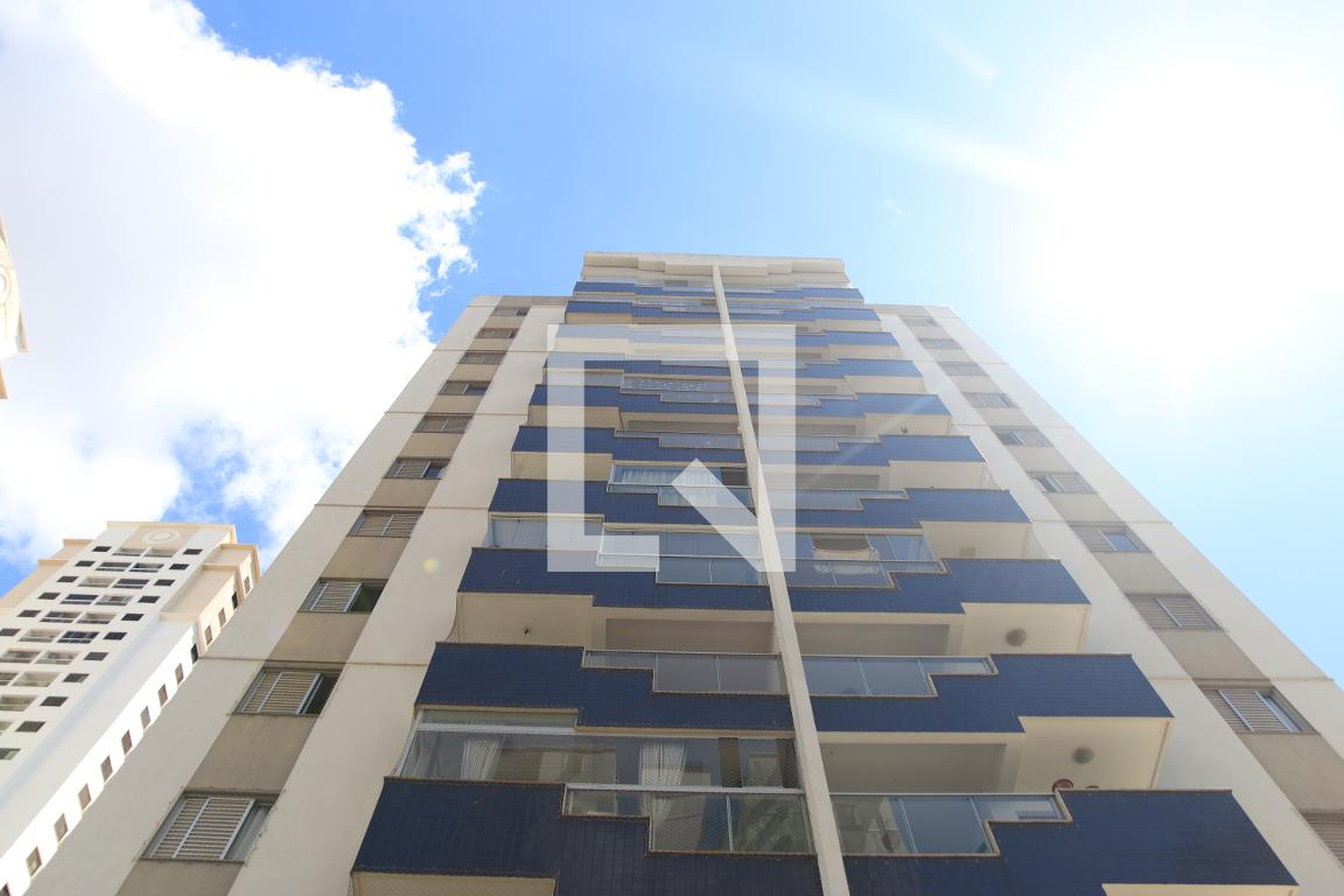 Fachada Condomínio em Rua Vitória, 261