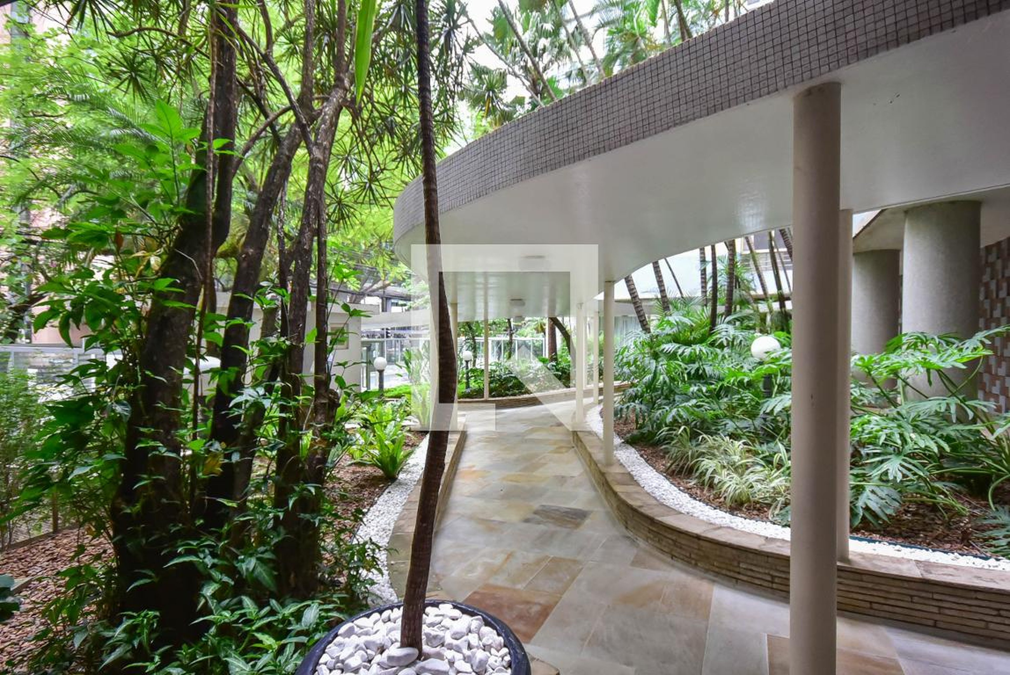 Entrada - Edificio Curitiba Porto Alegre