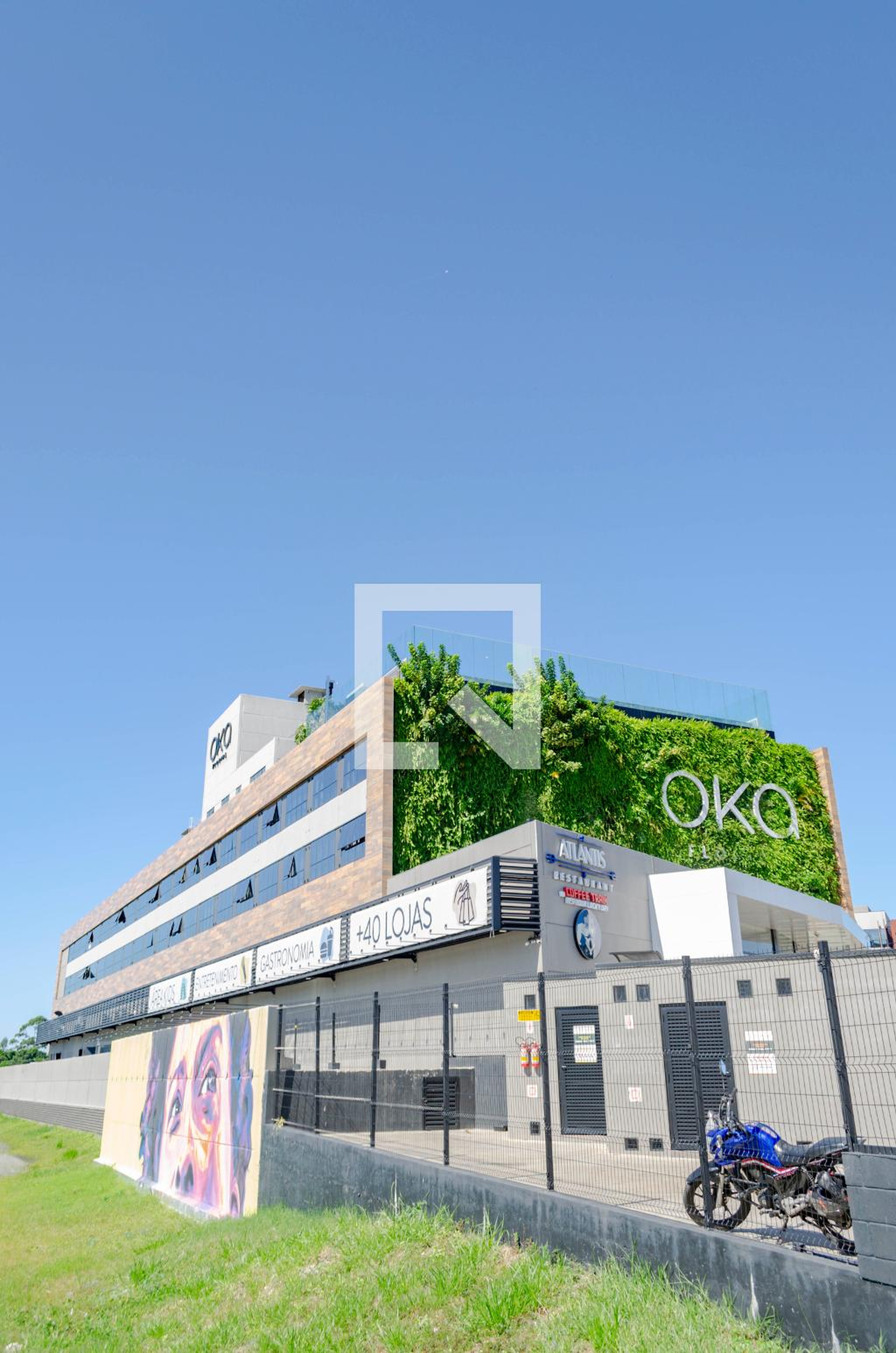 Fachada Condomínio em Rodovia Francisco Magno Vieira, 4397