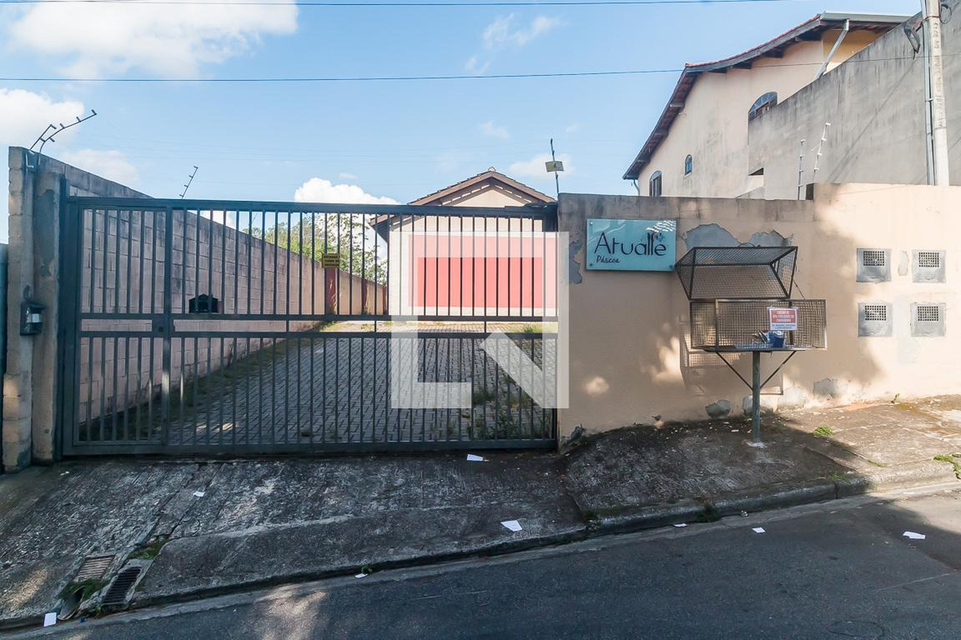 Fachada do Condomínio Condomínio em Rua da Páscoa, 42