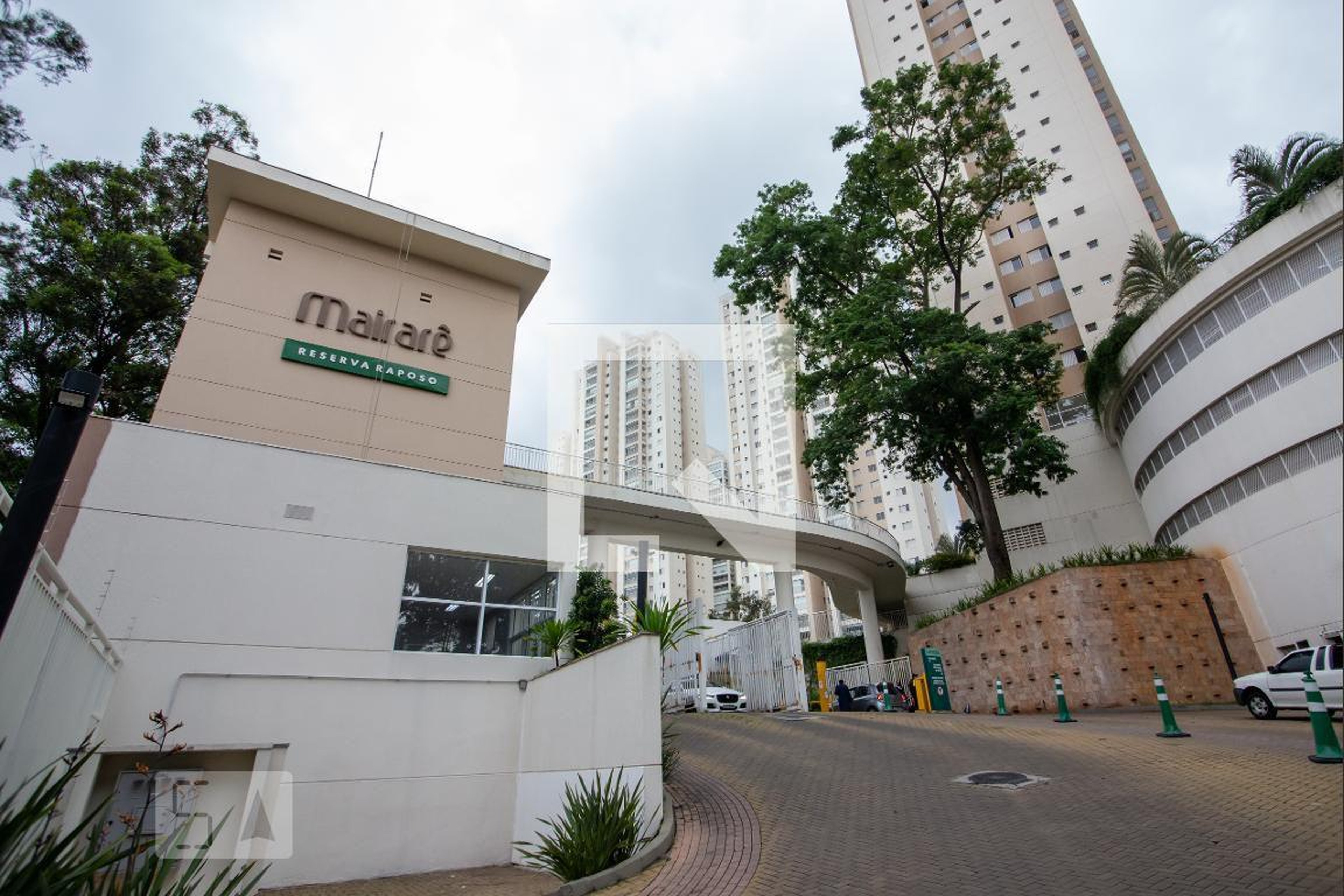 Fachada do Condomínio Condomínio Mairare