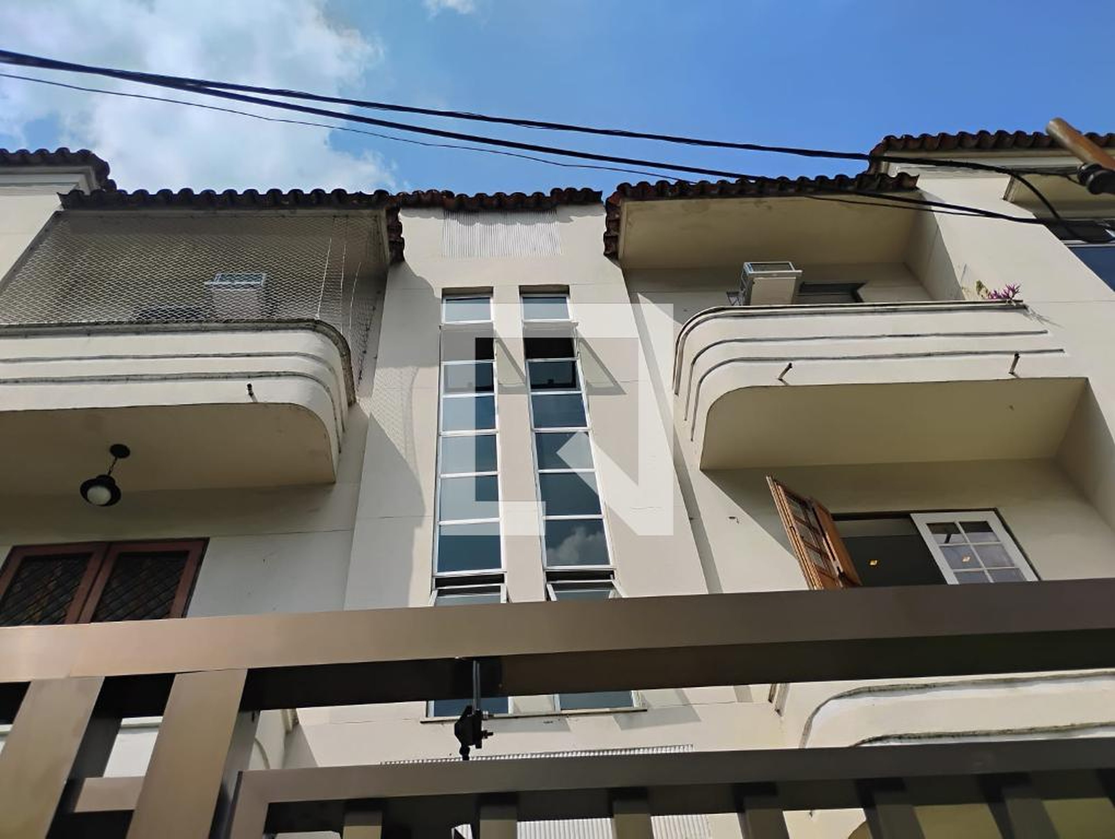 Fachada Condomínio em Avenida Alexandre Ferreira, 39