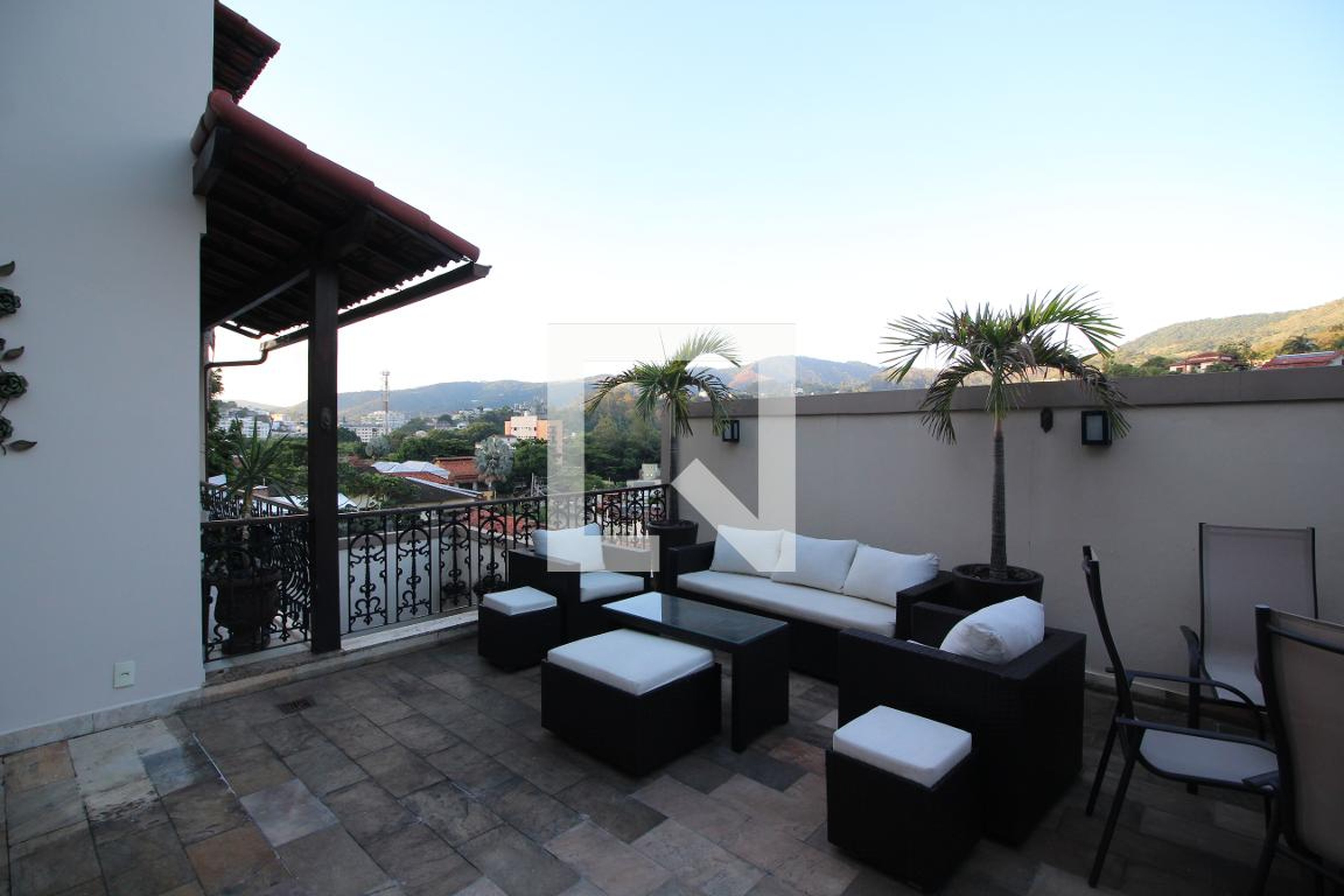 Piscina Condomínio em Rua Almirante Mario França, 163
