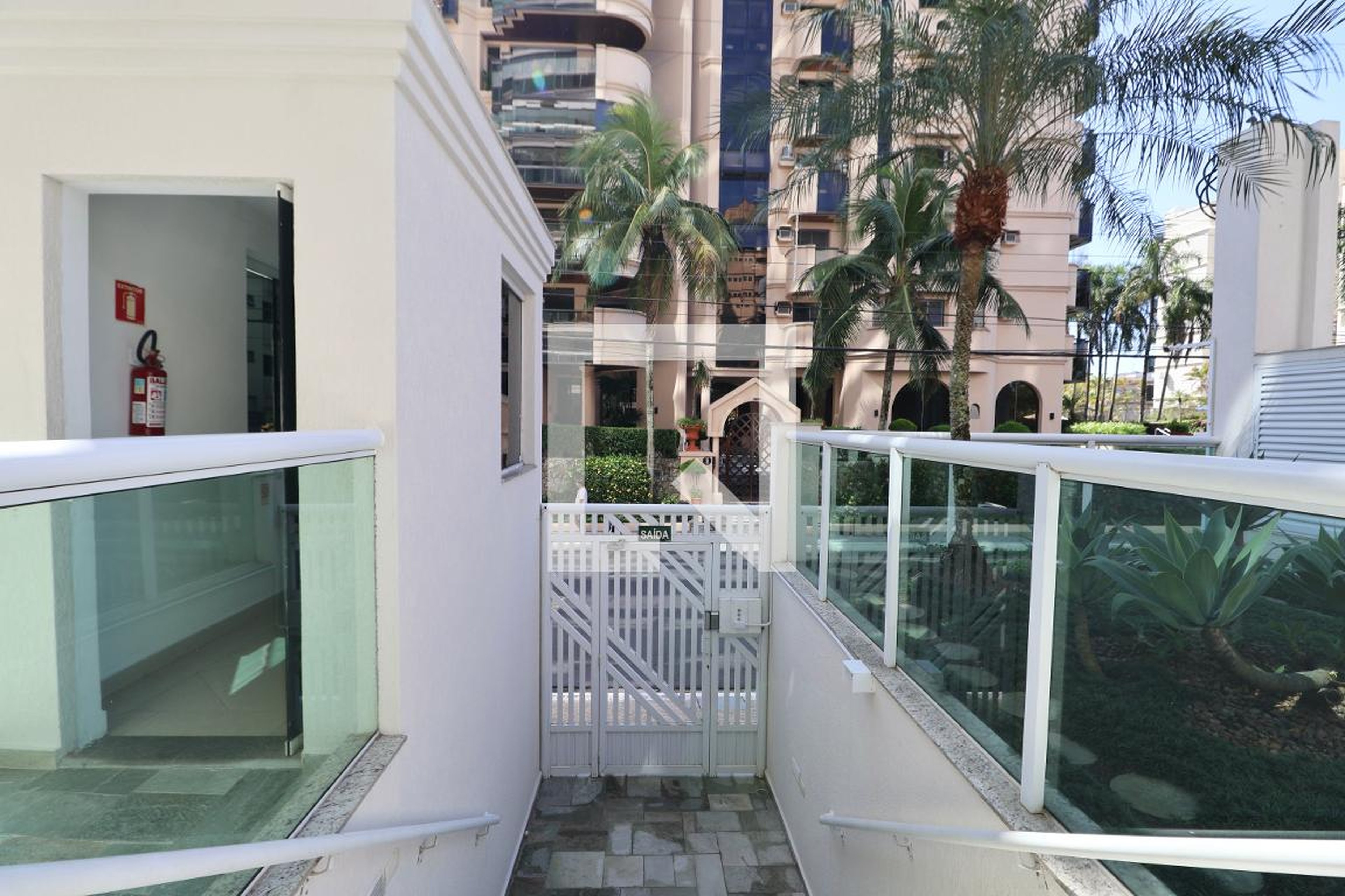 Fachada Condomínio em Rua Francisco Rebolo, 33