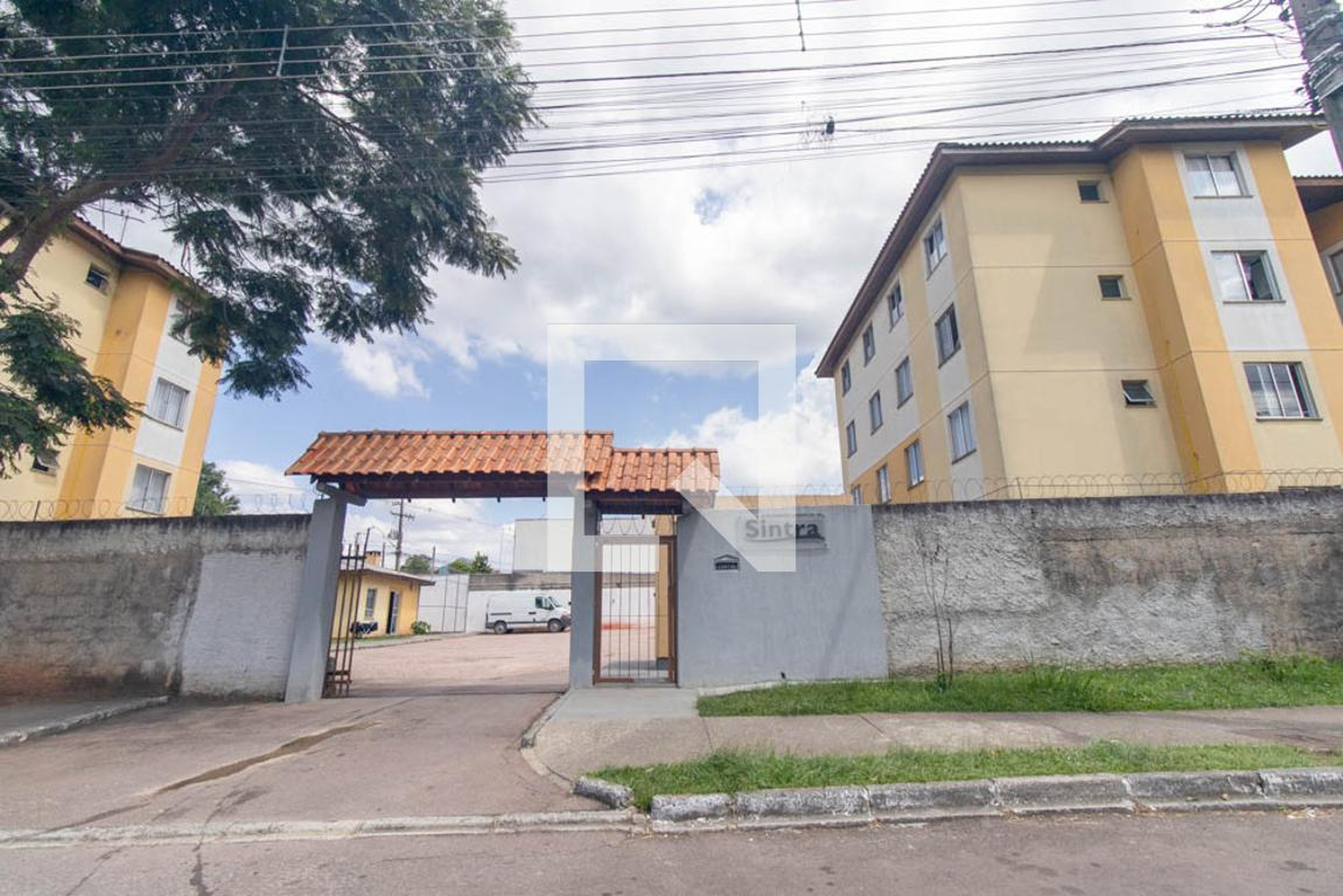 Fachada do Condomínio Condomínio Sintra