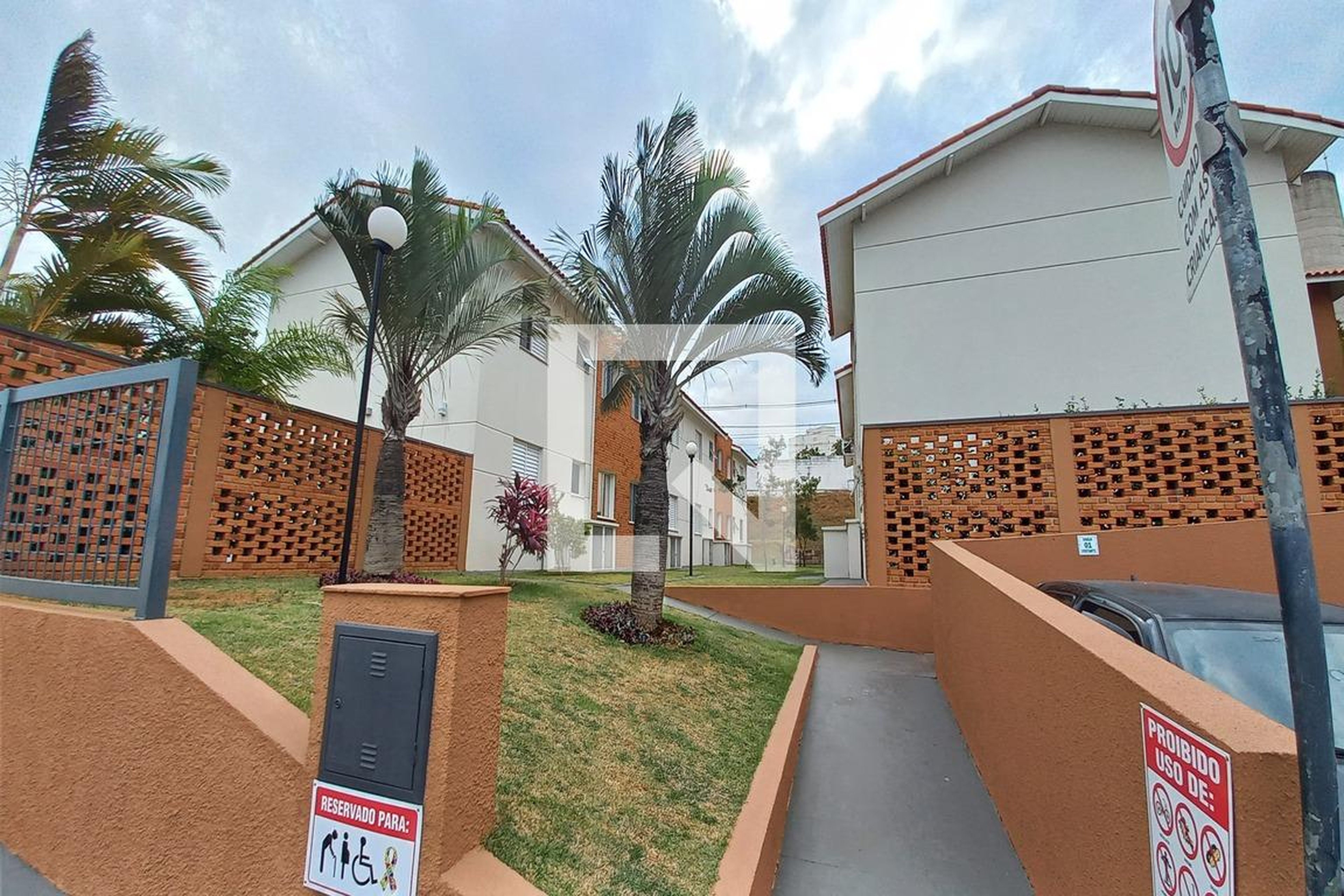 Fachada do Prédio Condomínio The Palms American House