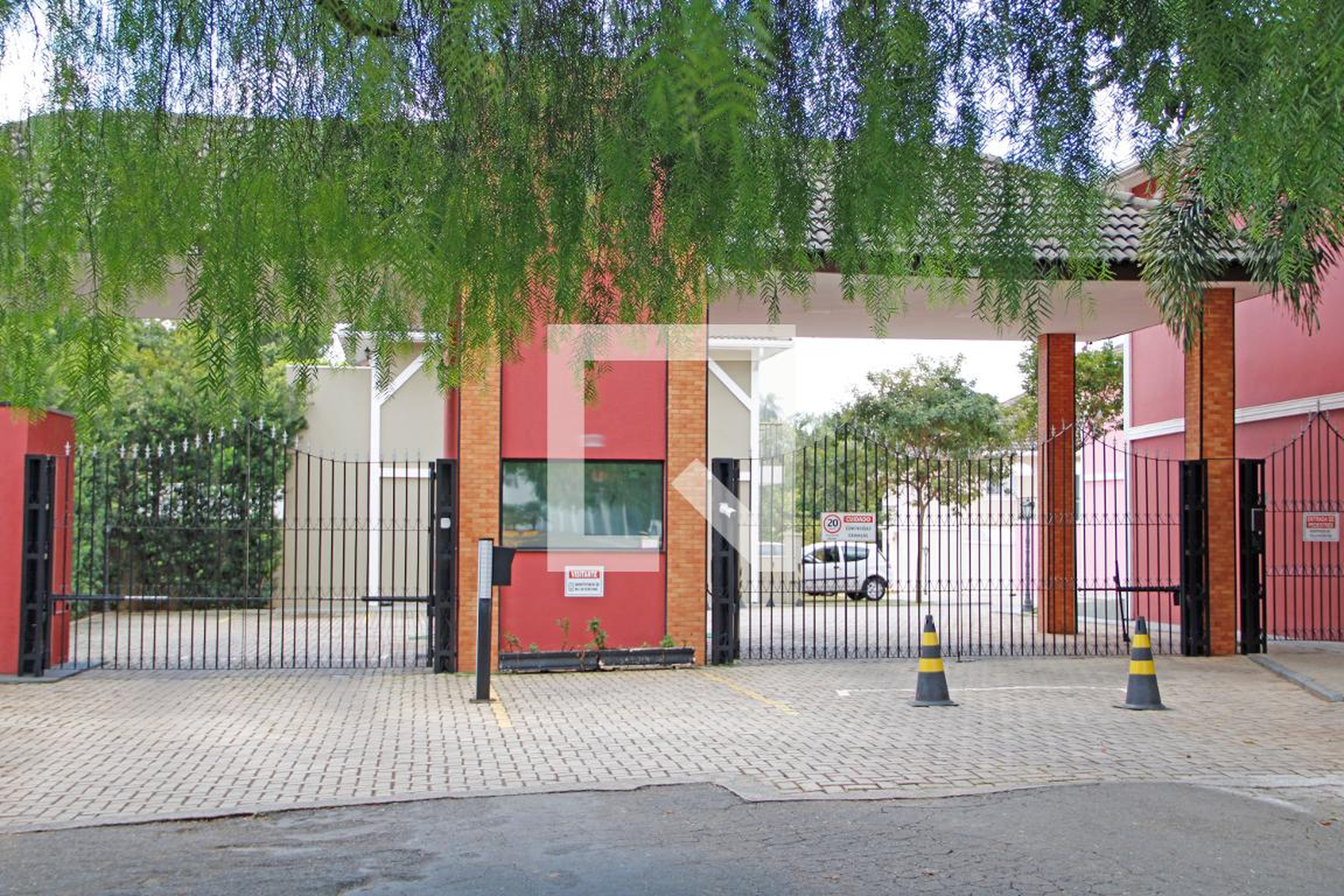 Fachada do Condomínio Condomínio Dossel  Esplanada Village