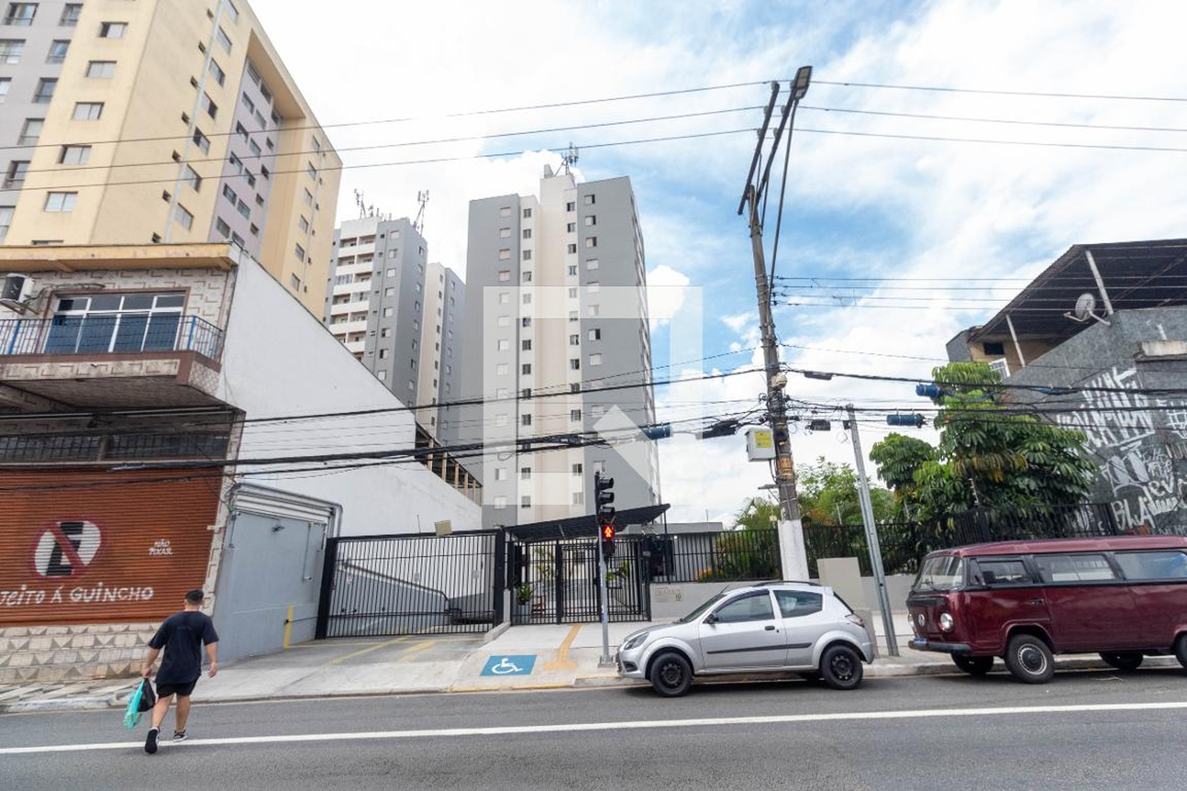 Fachada do Prédio Condomínio Provence