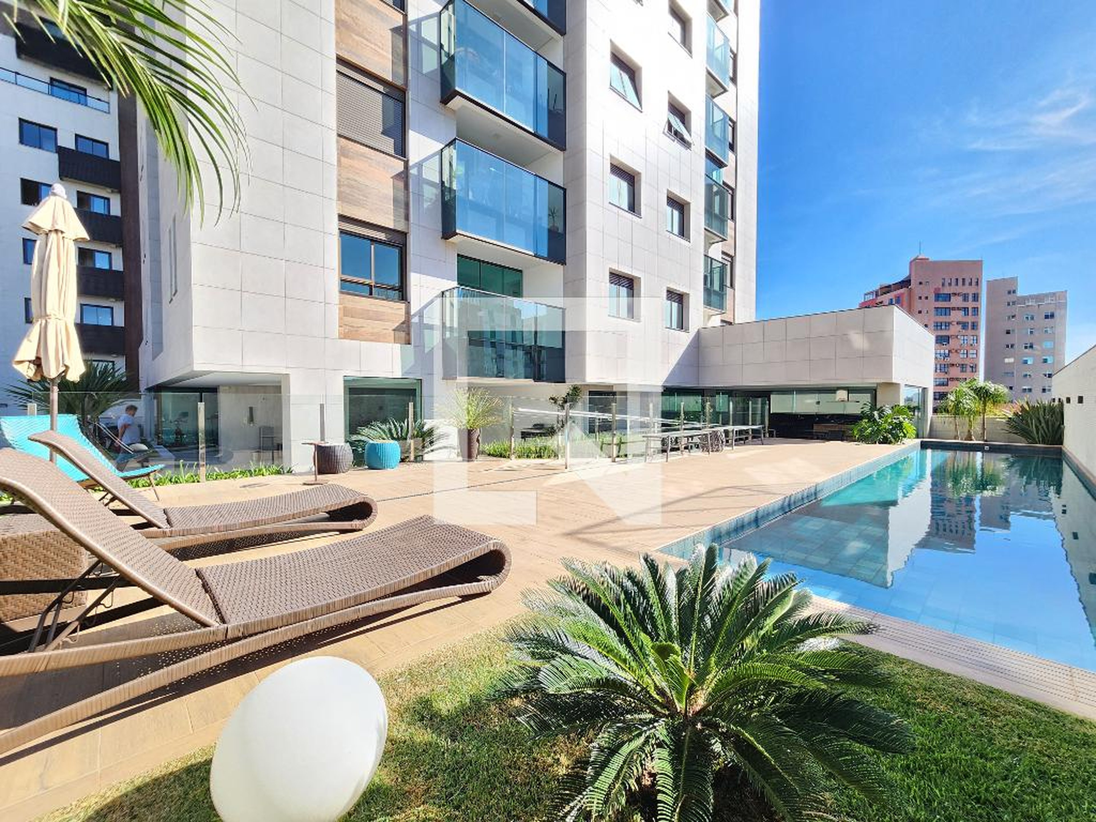 Piscina - Edifício Serjus