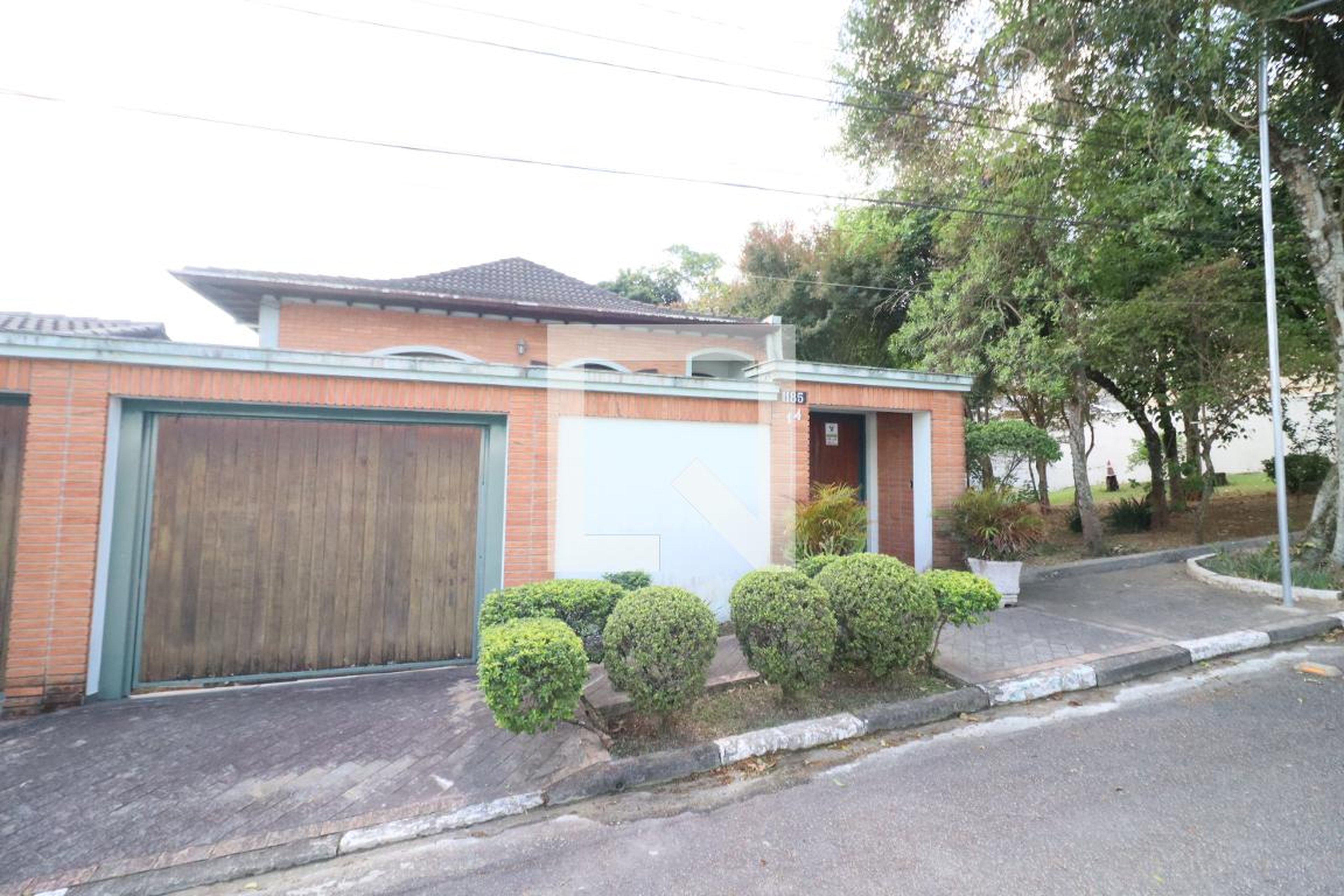 Fachada Condomínio em Rua Maria Imaculada Pinheiro, 185