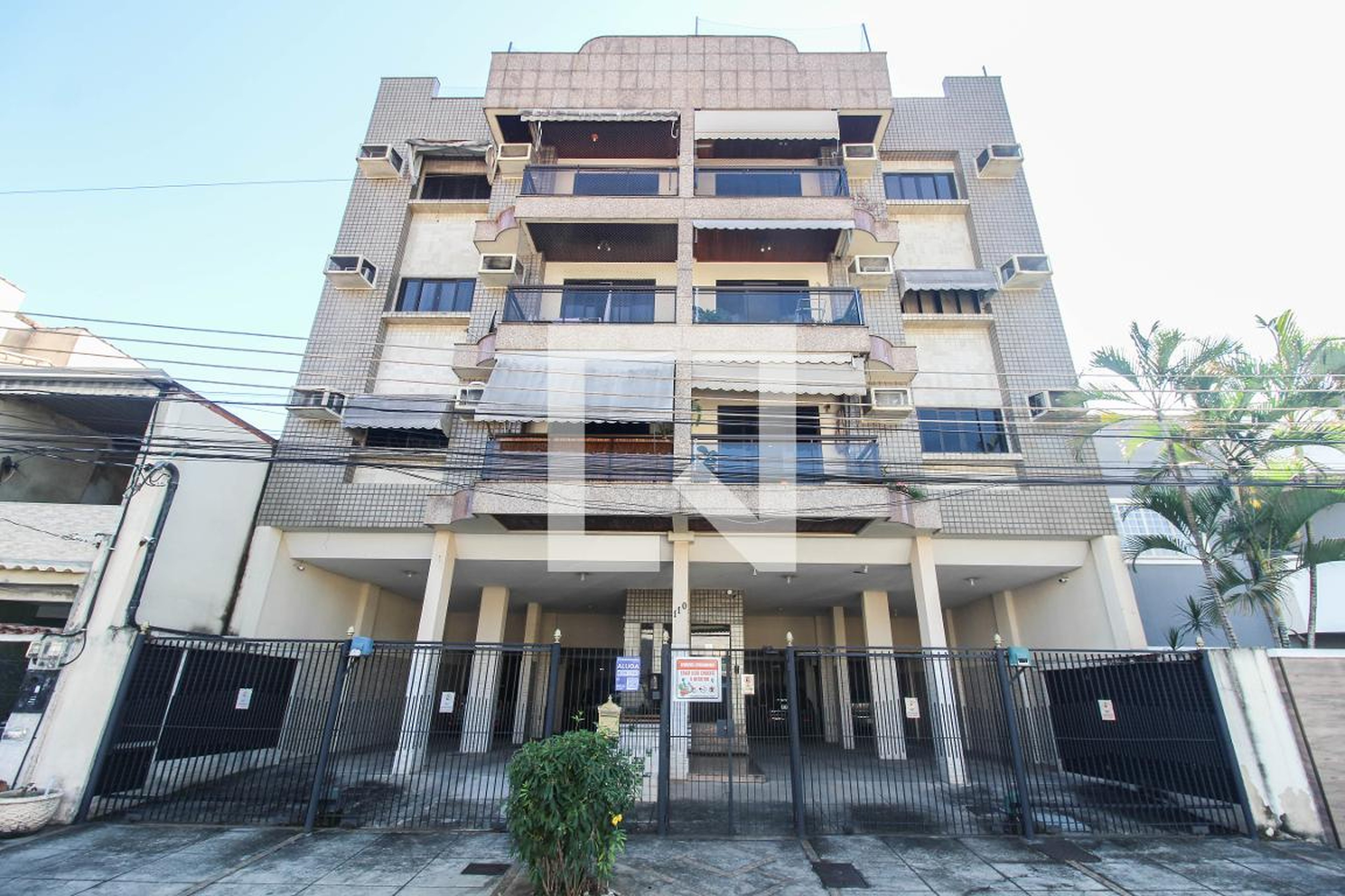 Fachada Condomínio em Rua Doutor João Victor Bruno, 110