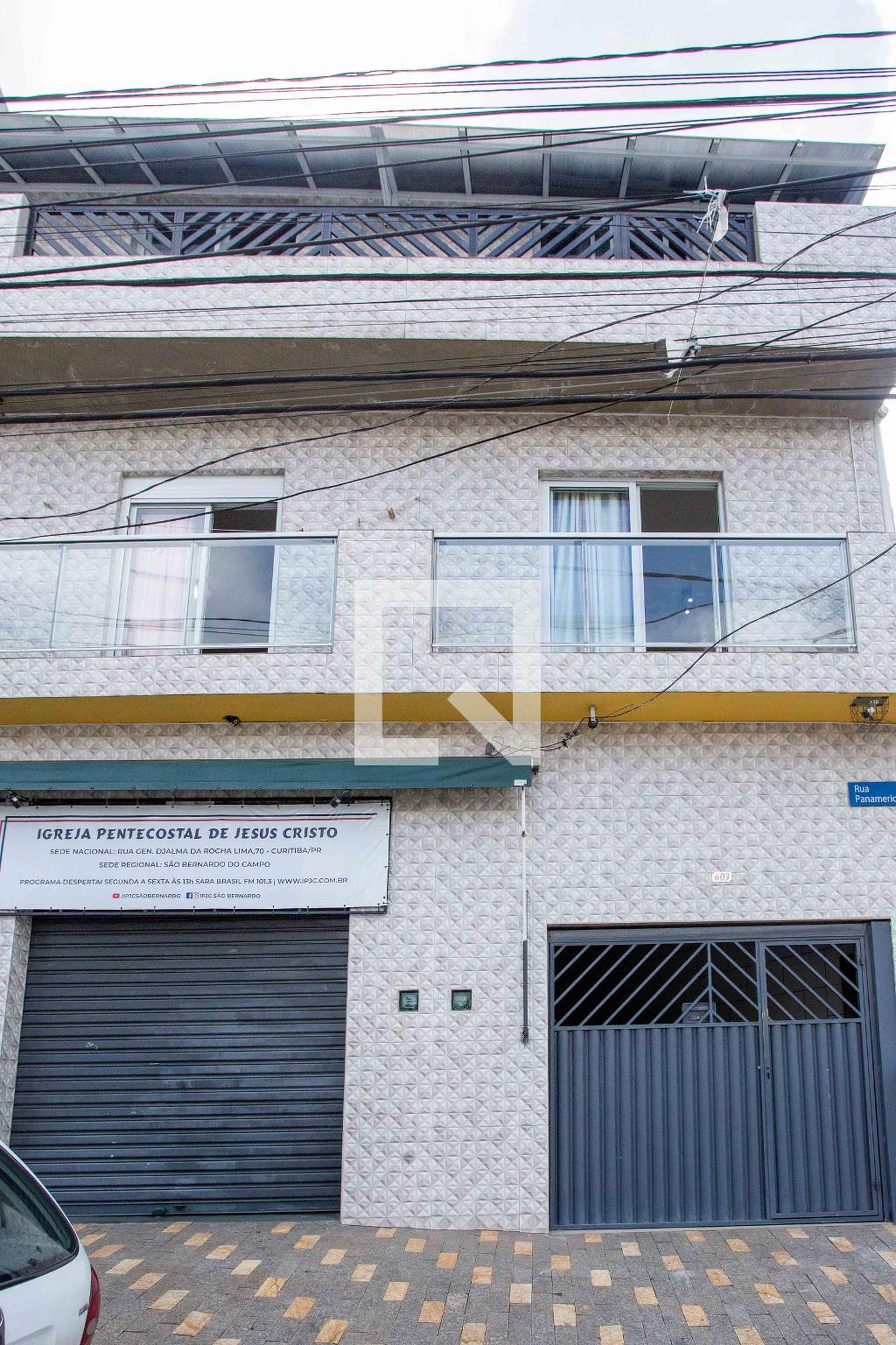 Fachada Condomínio em Rua Panamericana, 603