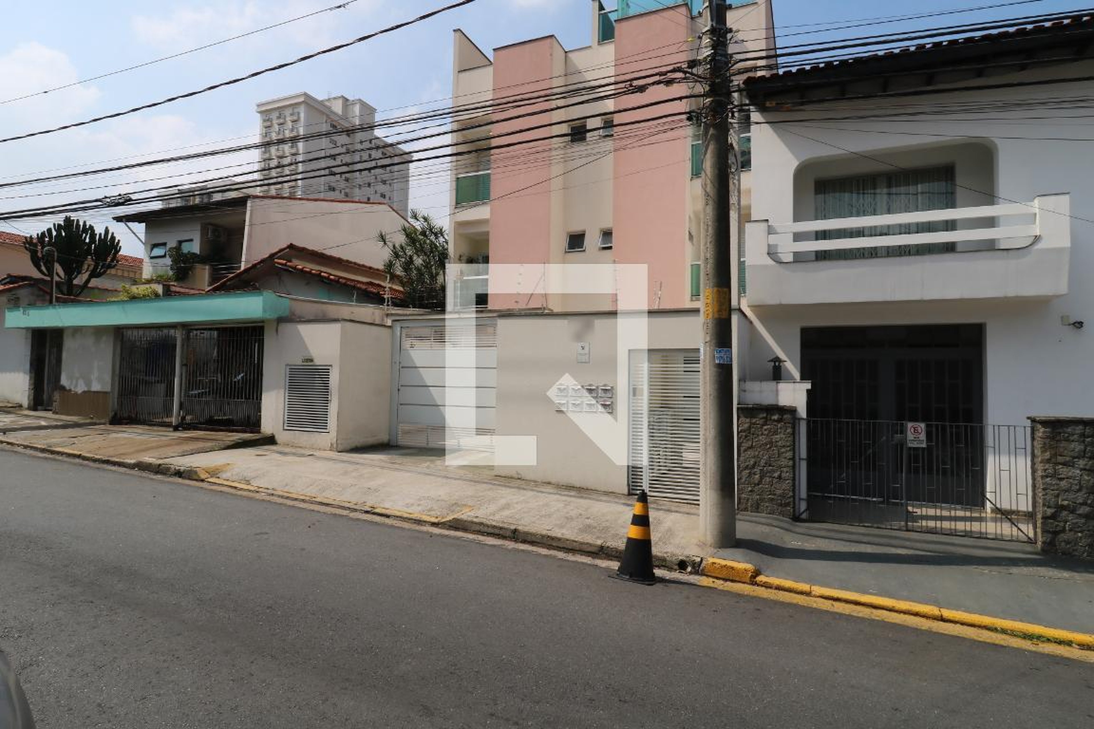 Fachada Condomínio em Rua João Ribeiro, 676