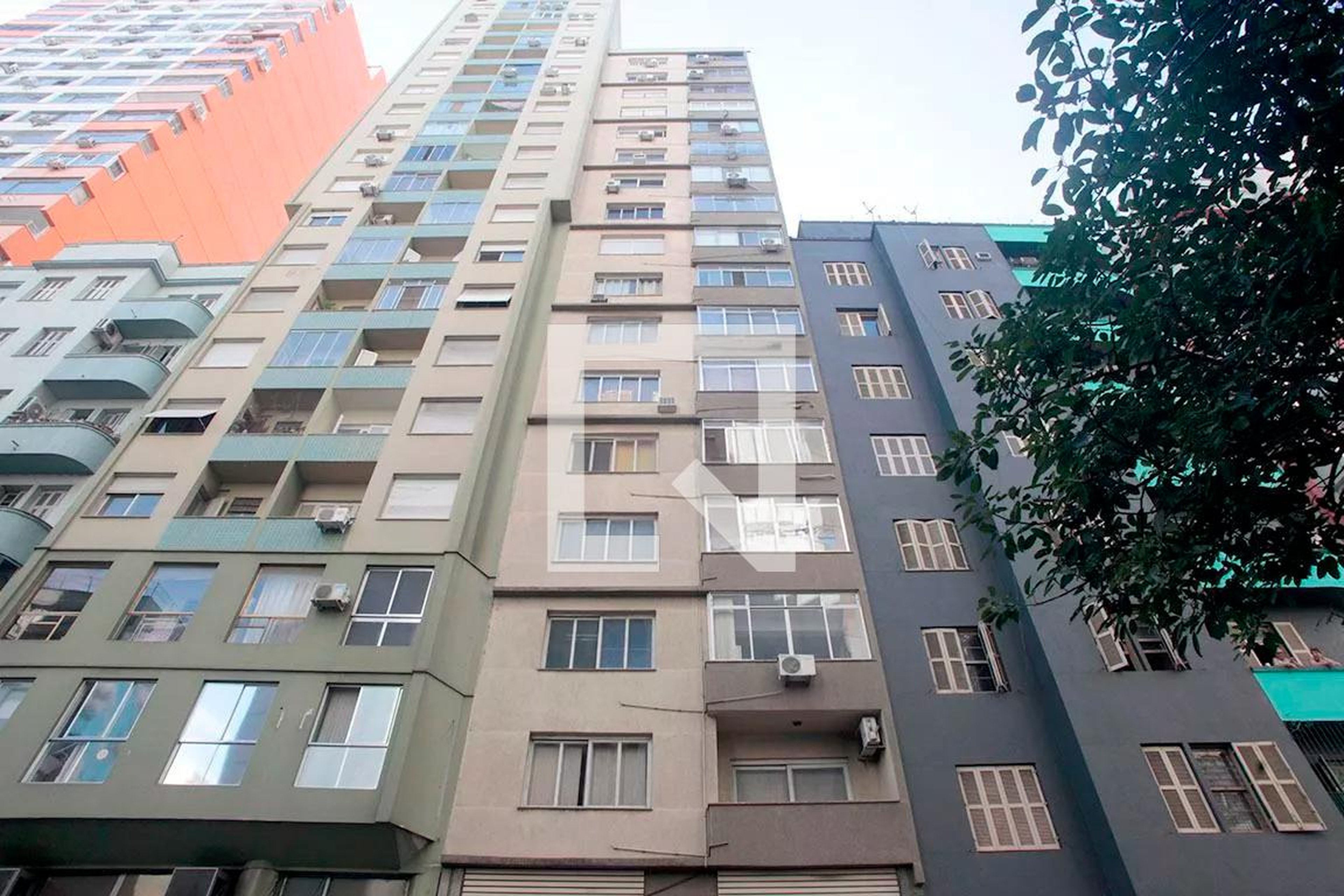 Fachada Condomínio Visconde de Cairu