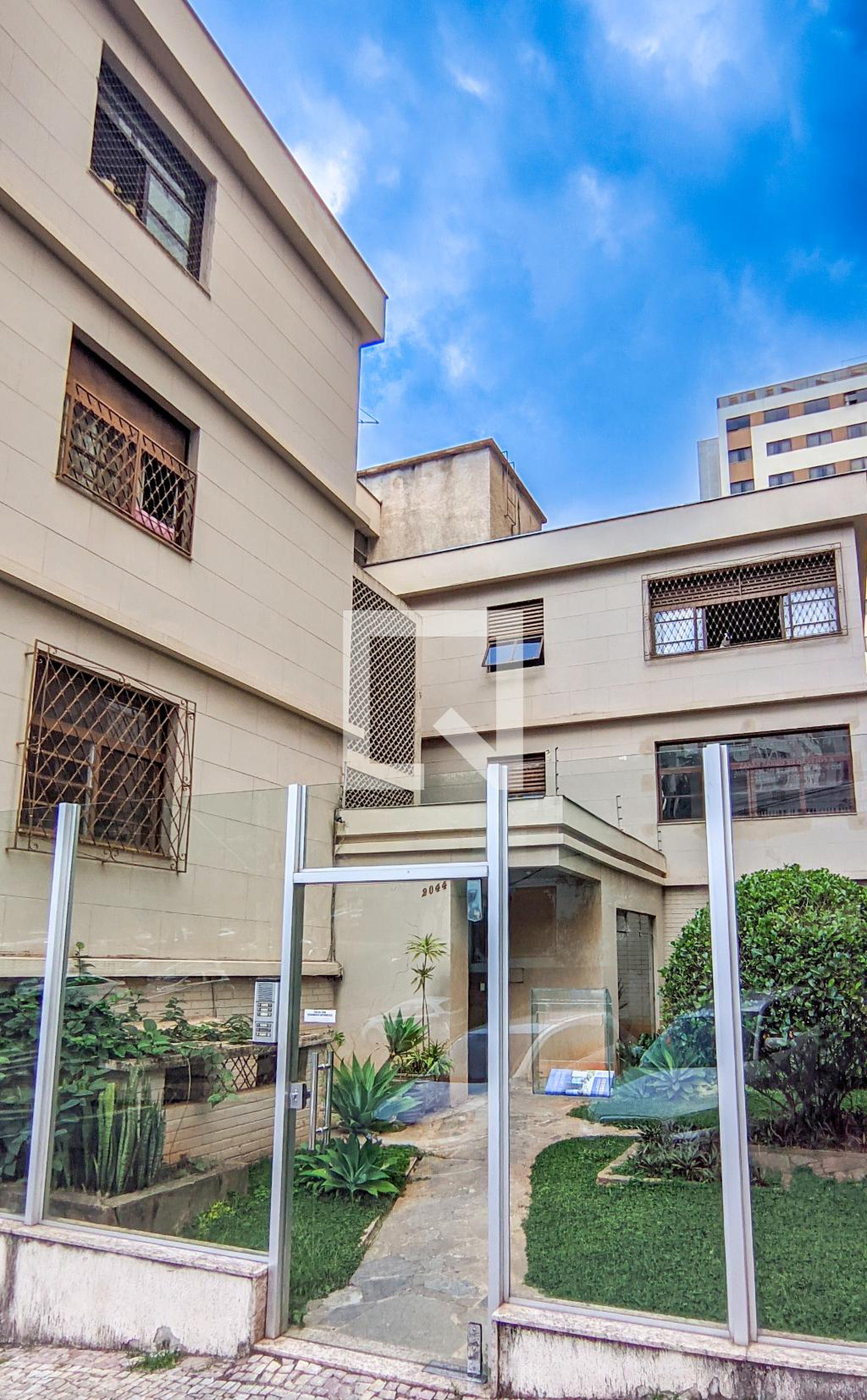 Fachada Condomínio em Rua Ceará, 2044