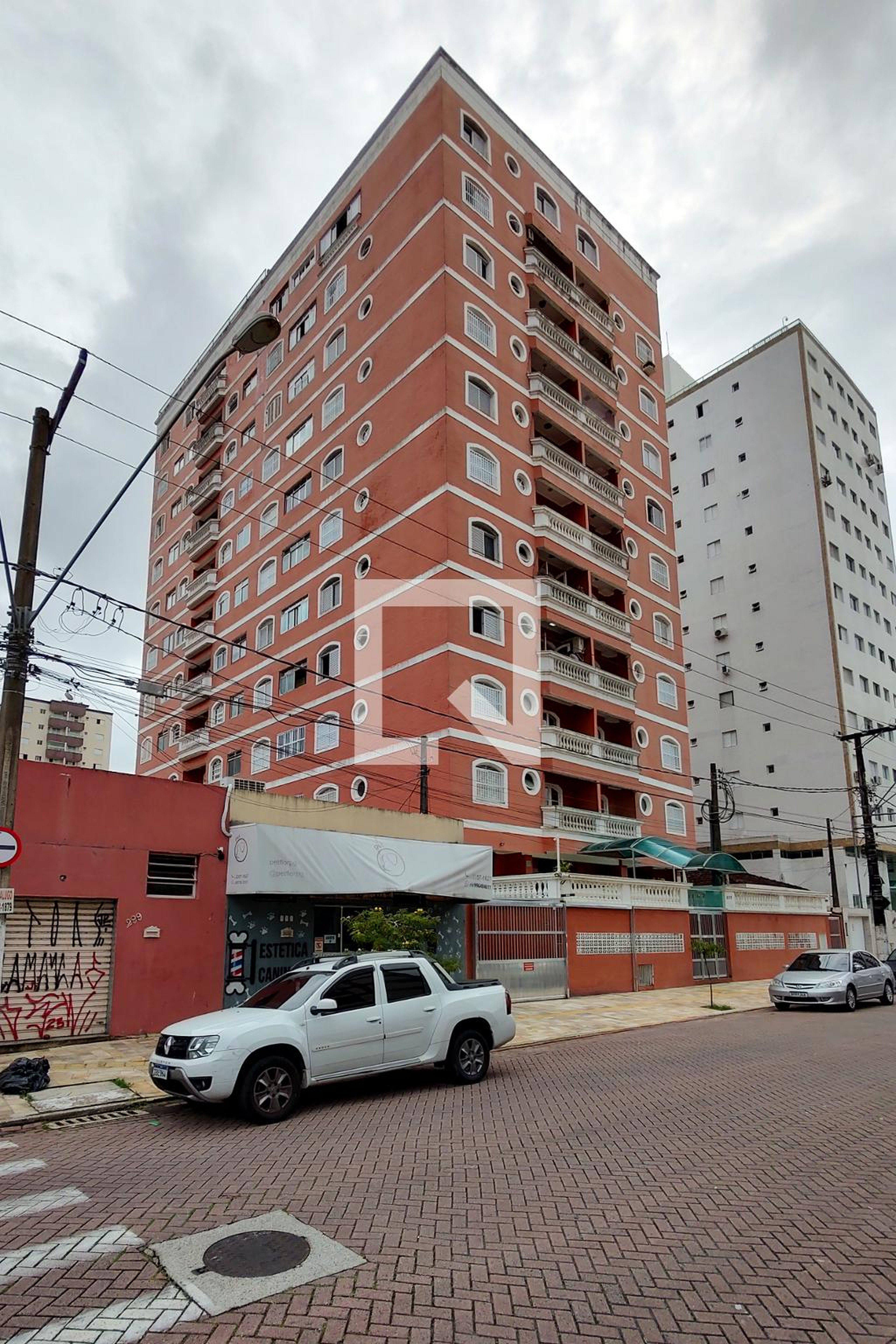 Fachada do Prédio Condomínio em Rua Tupi, 64