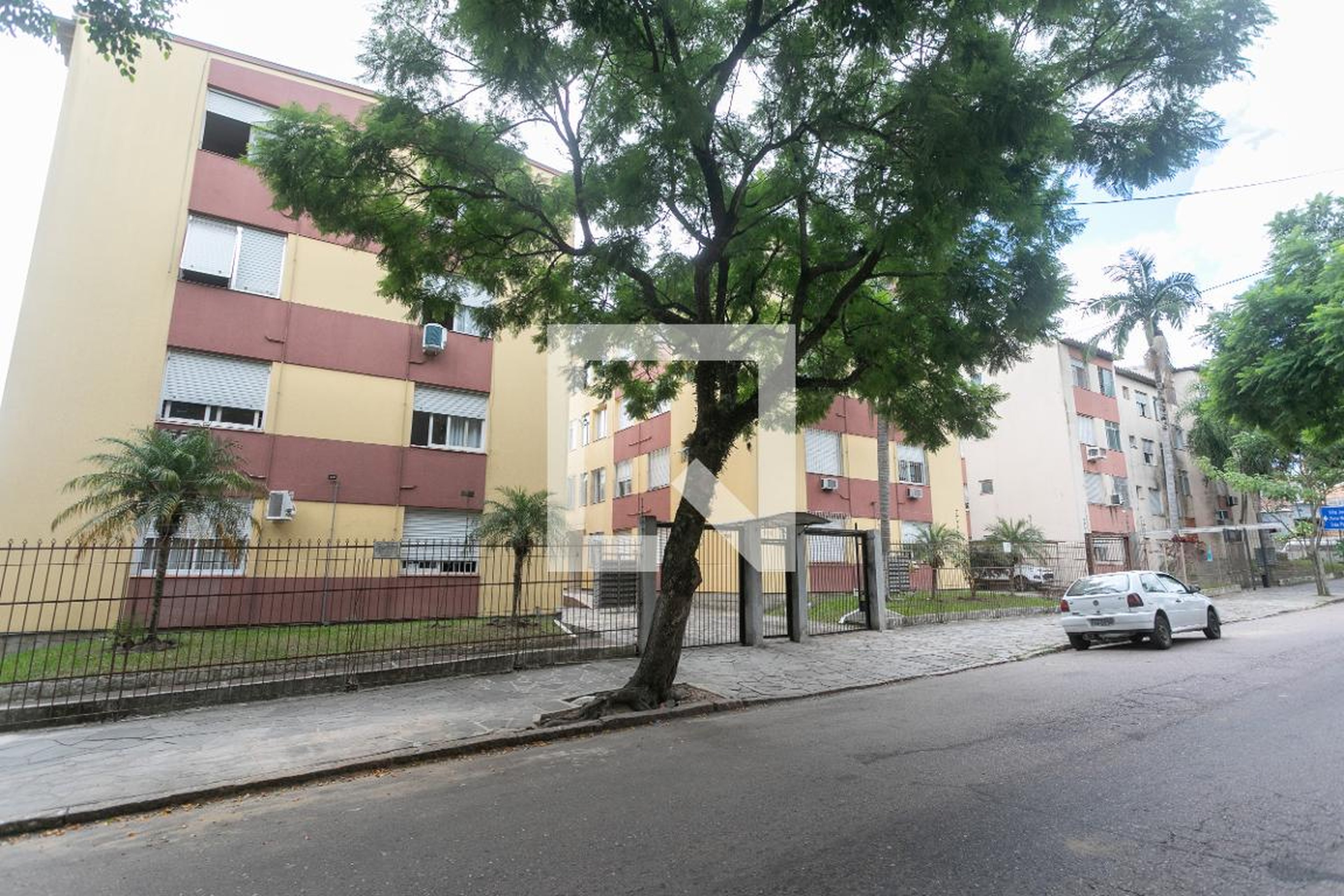 Fachada do Prédio Condomínio em Rua Ângelo Crivellaro, 700