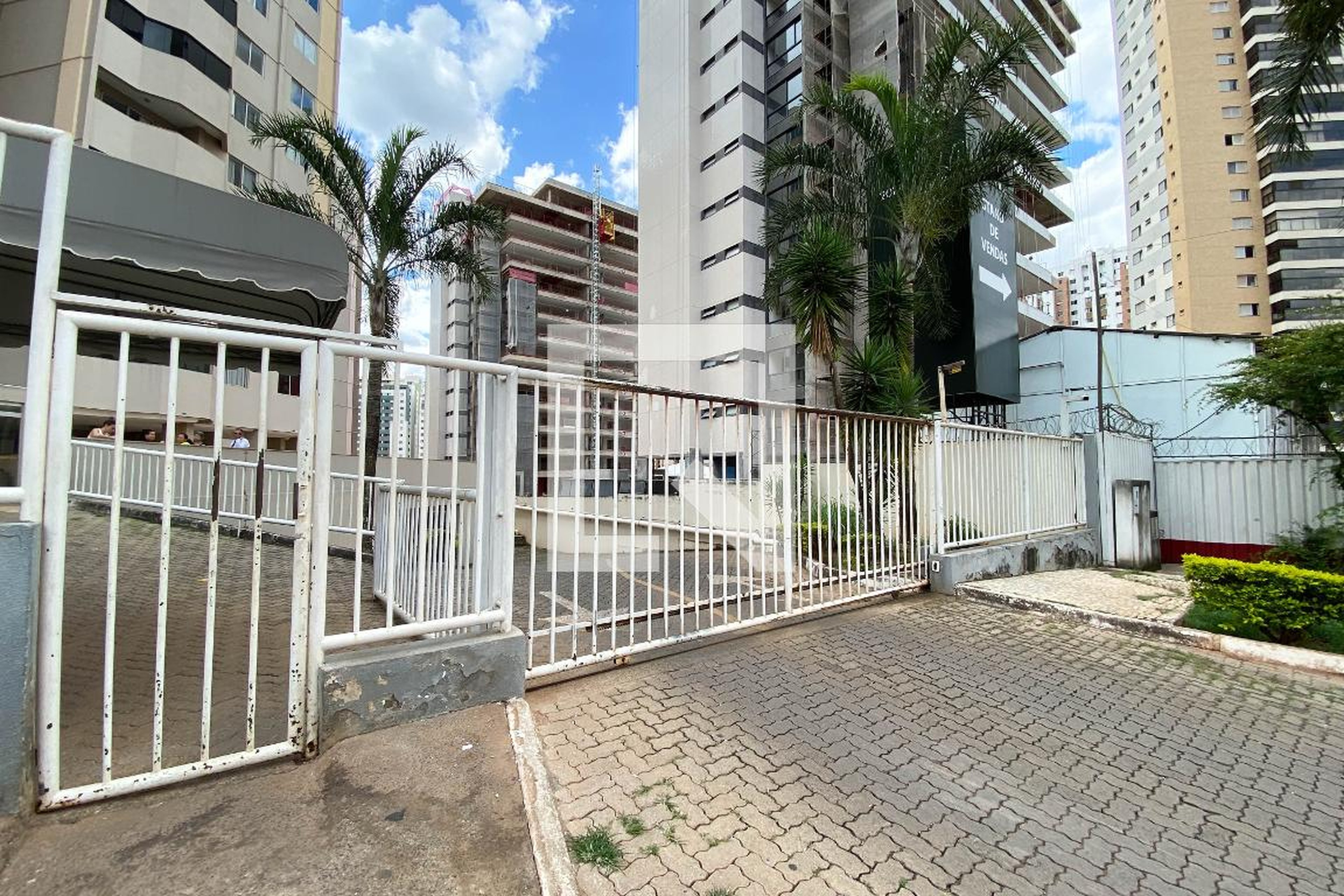 Fachada Condomínio em Quadra 207, 5