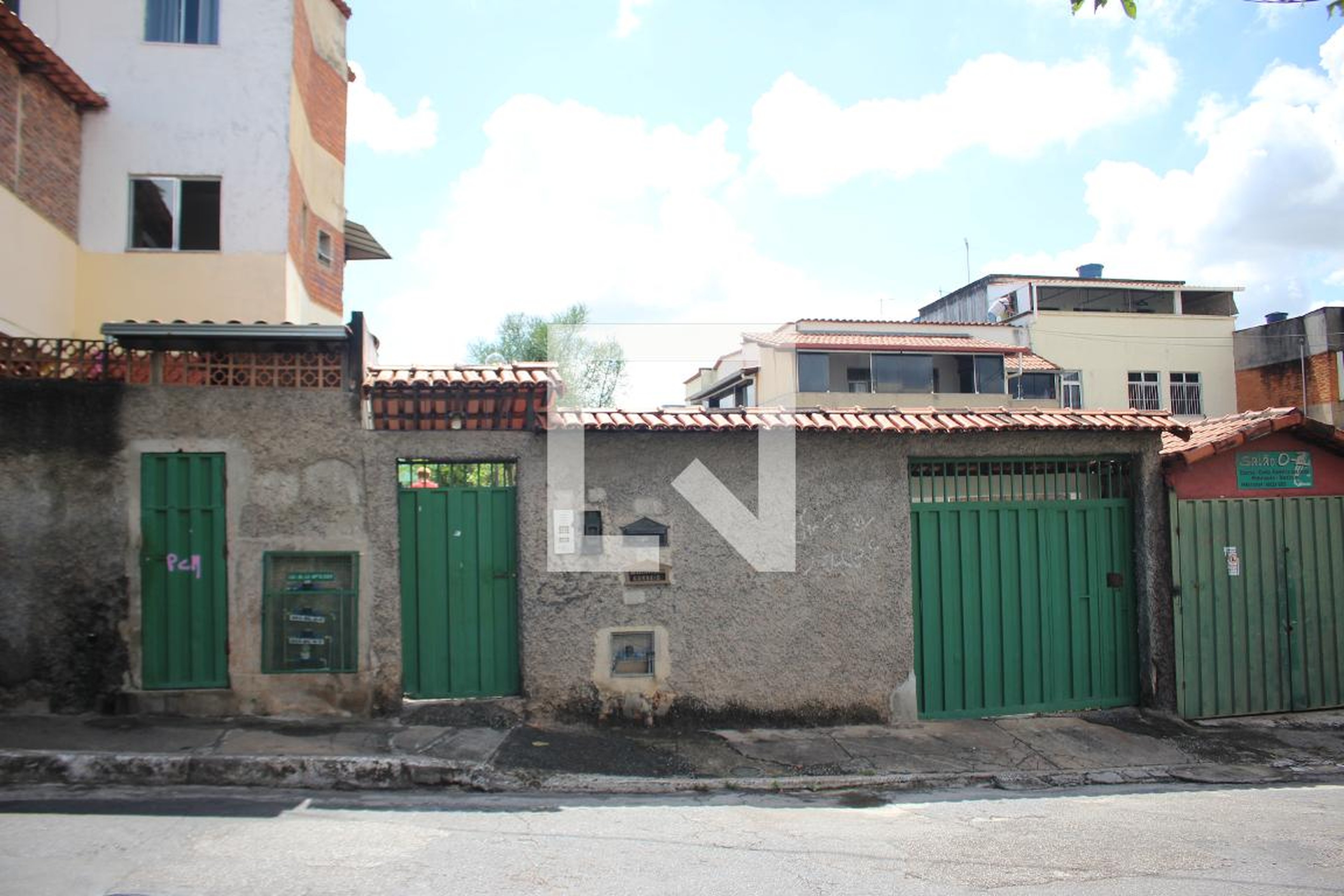 Fachada Condomínio em Rua Orleans, 655