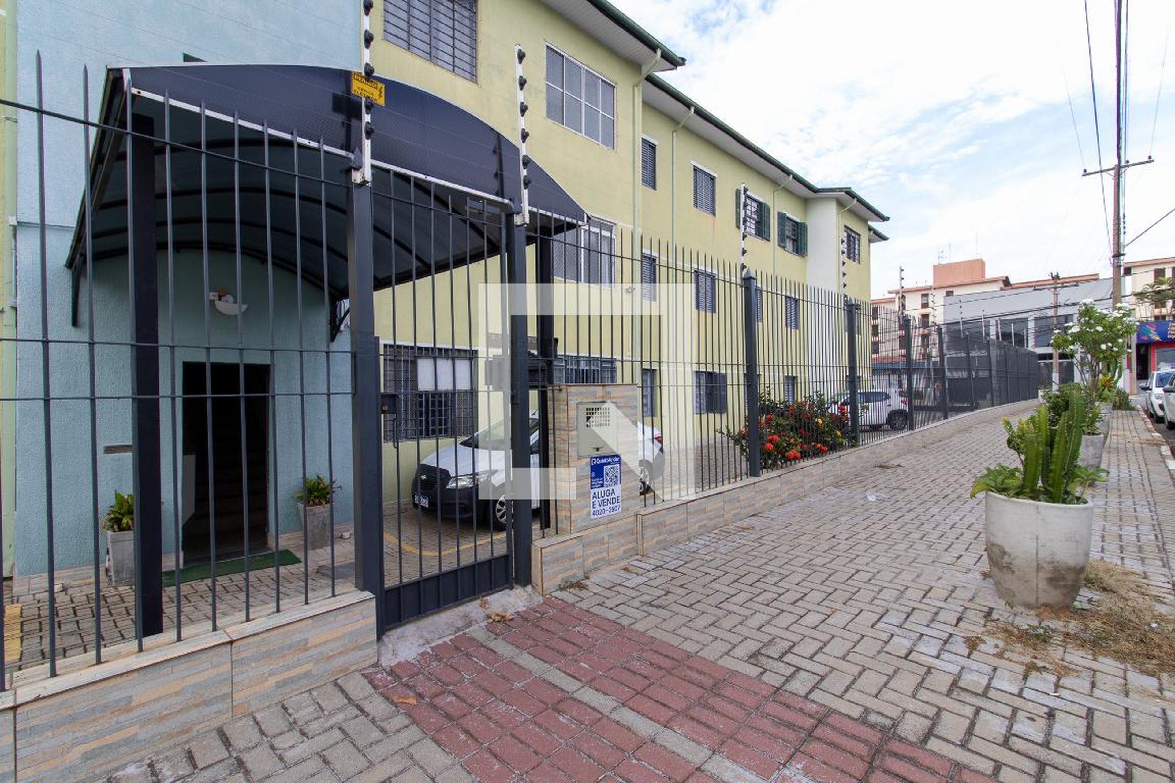 Fachada Condomínio em Rua Doutor João Arruda, 185