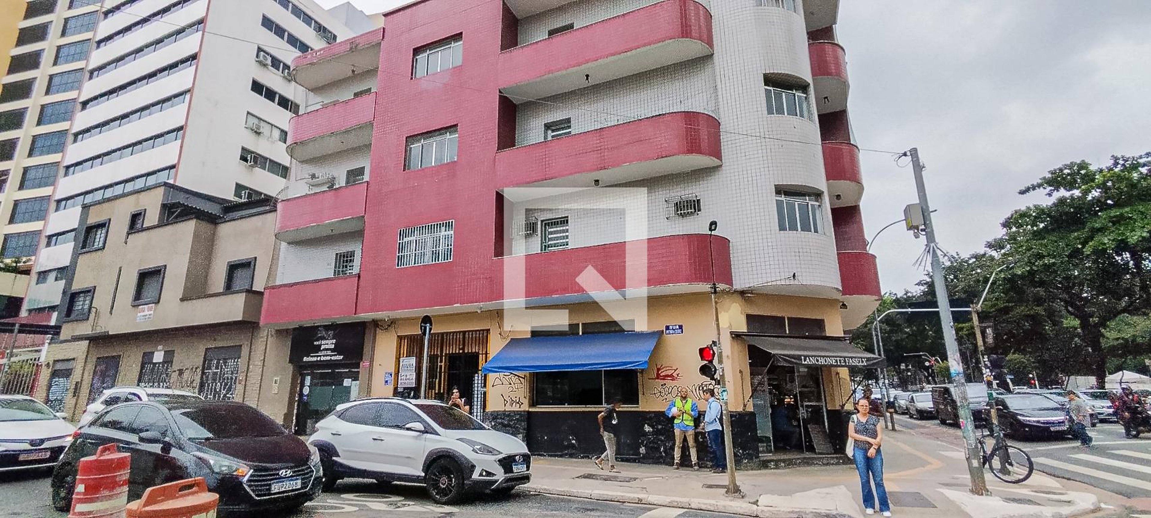 Fachada Condomínio em Rua Dona Antônia de Queirós, 377