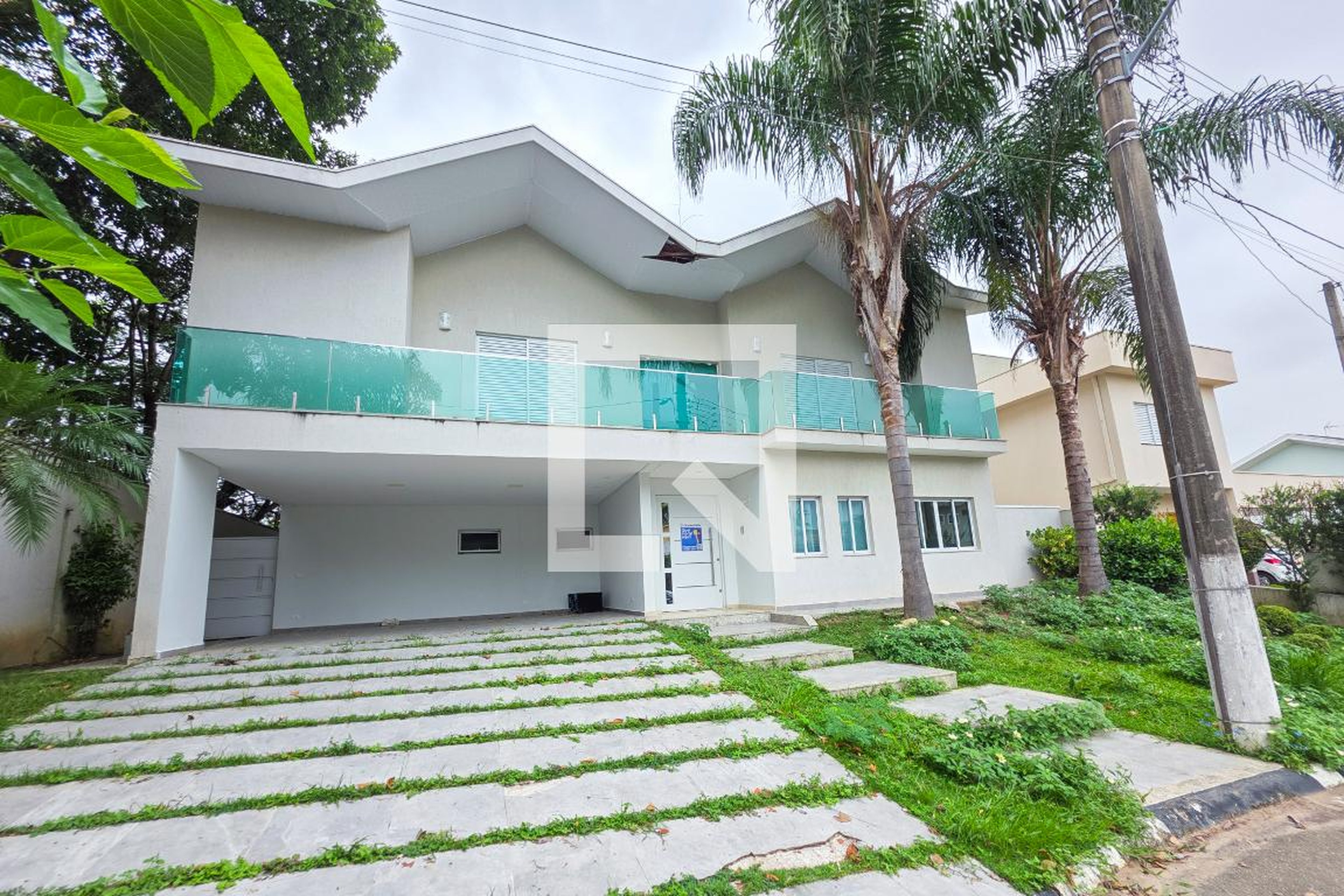 Fachada Condomínio em Rua Elis Regina, 94