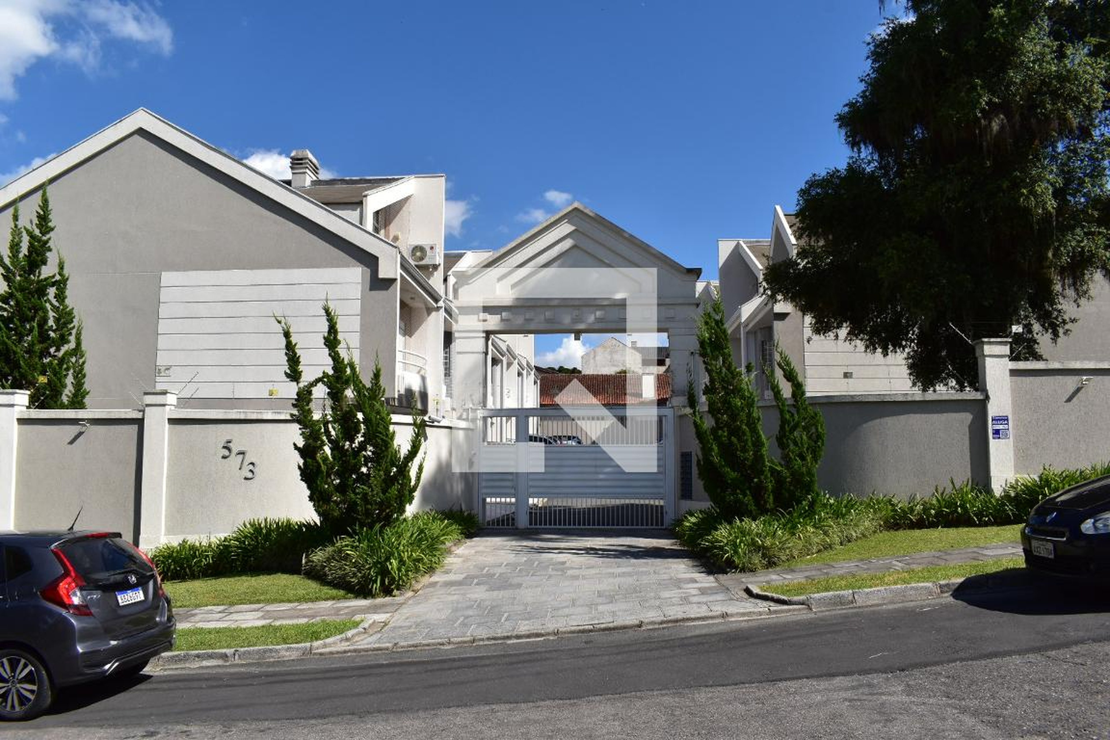 Fachada do condomínio Condomínio em Rua Giacomo Mylla, 573