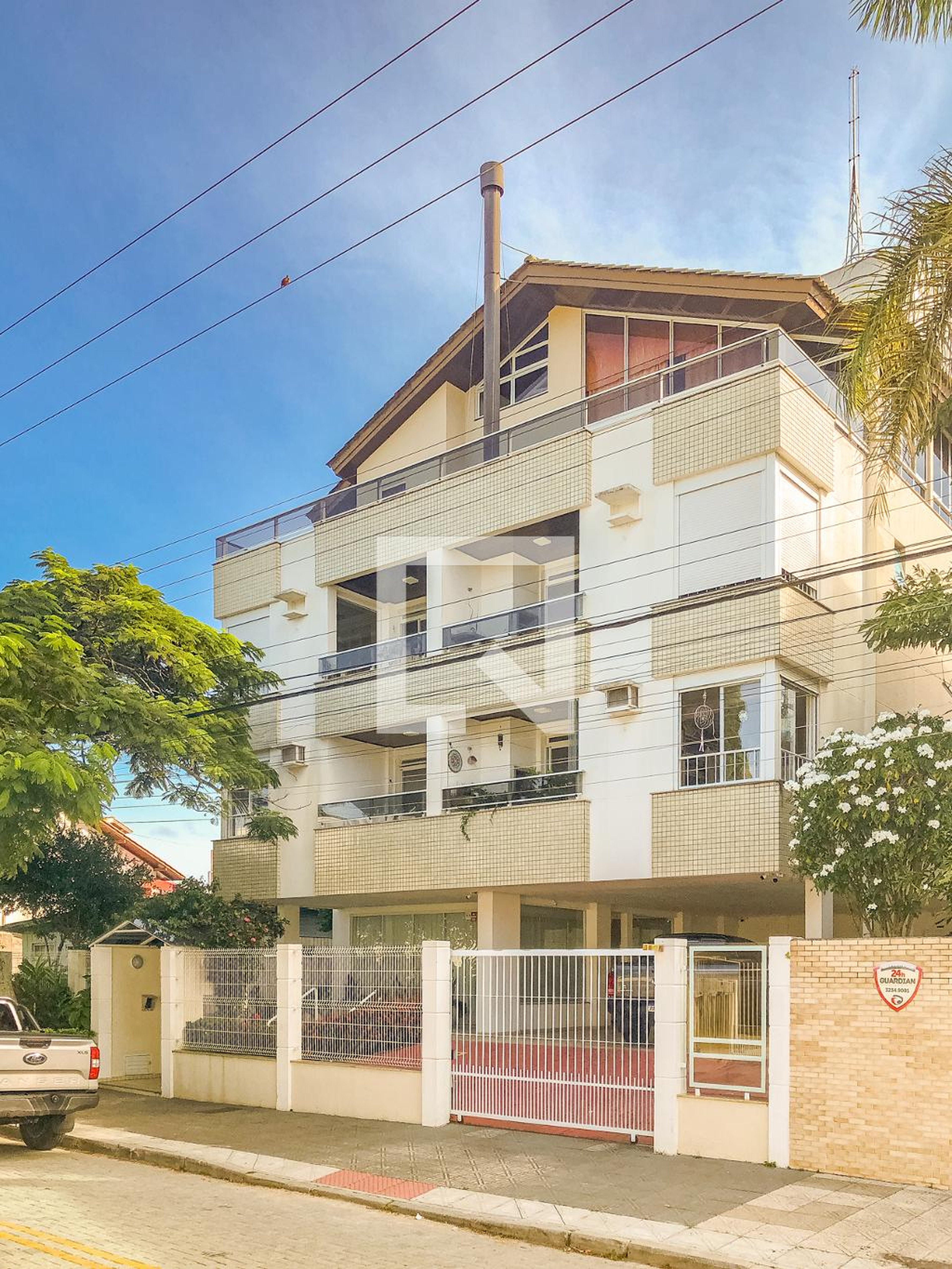 Fachada Condomínio em Rua Rita Lourenço da Silveira, 371