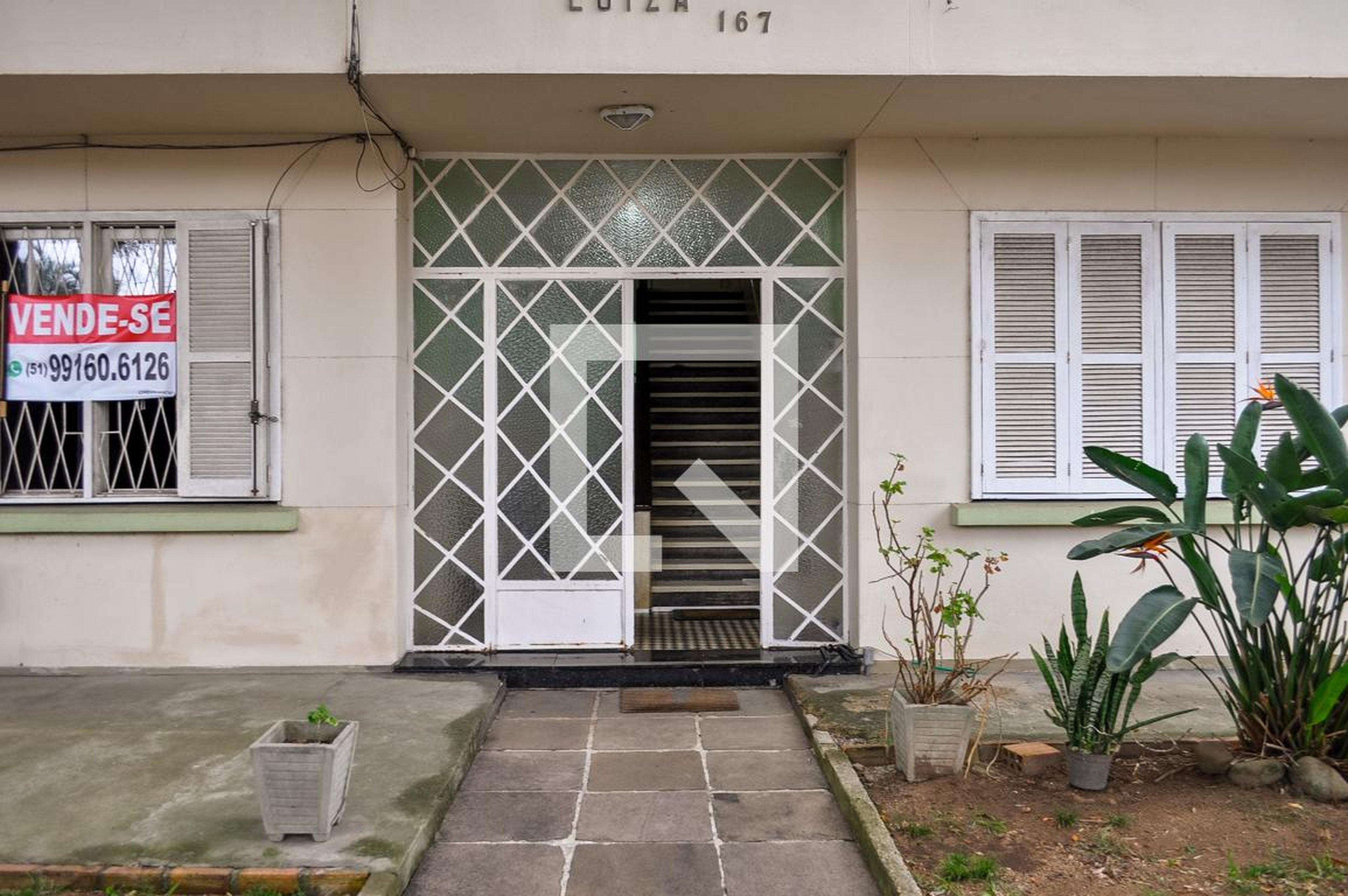 Entrada do prédio - null